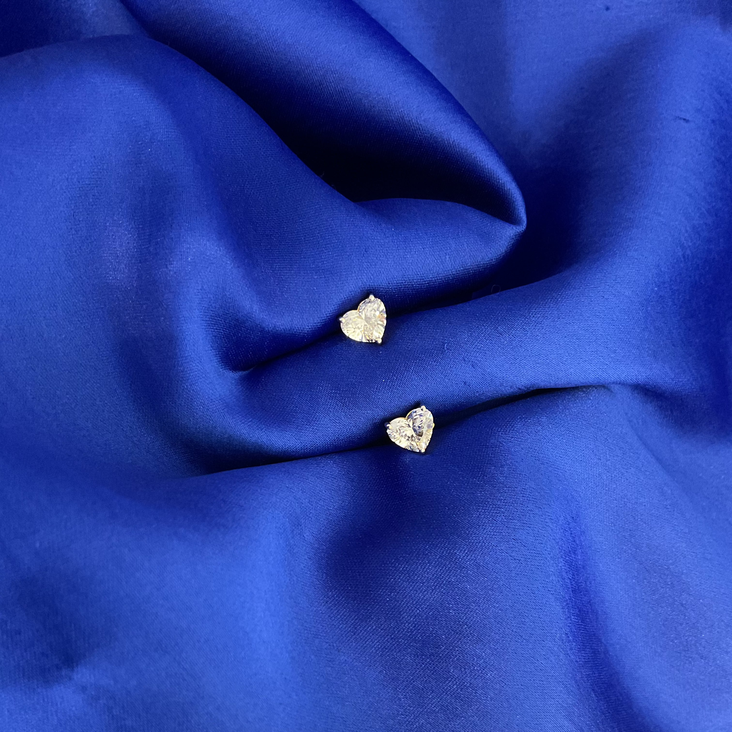 1 Ct Heart Studs