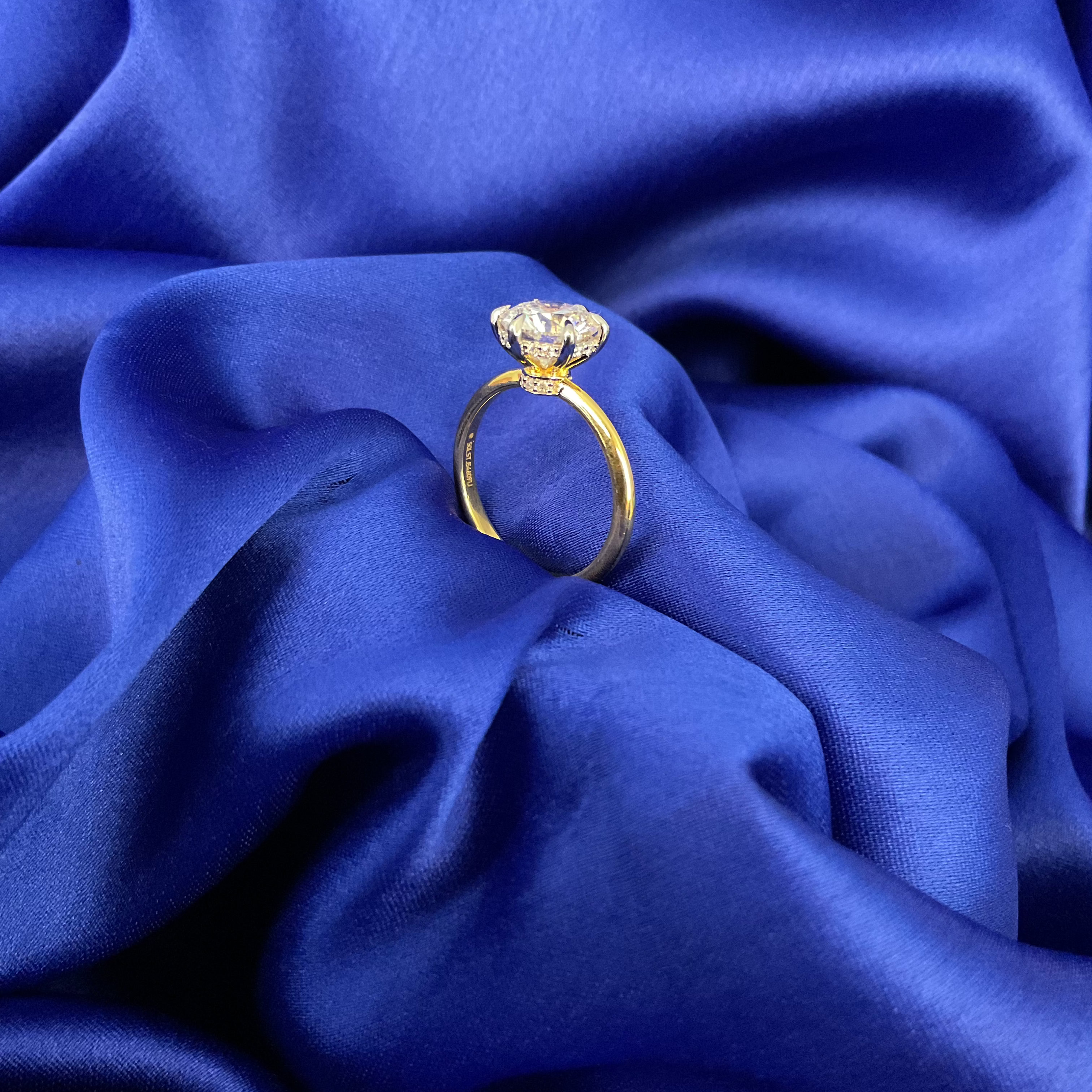 2 Ct Solitaire Ring: Size 12