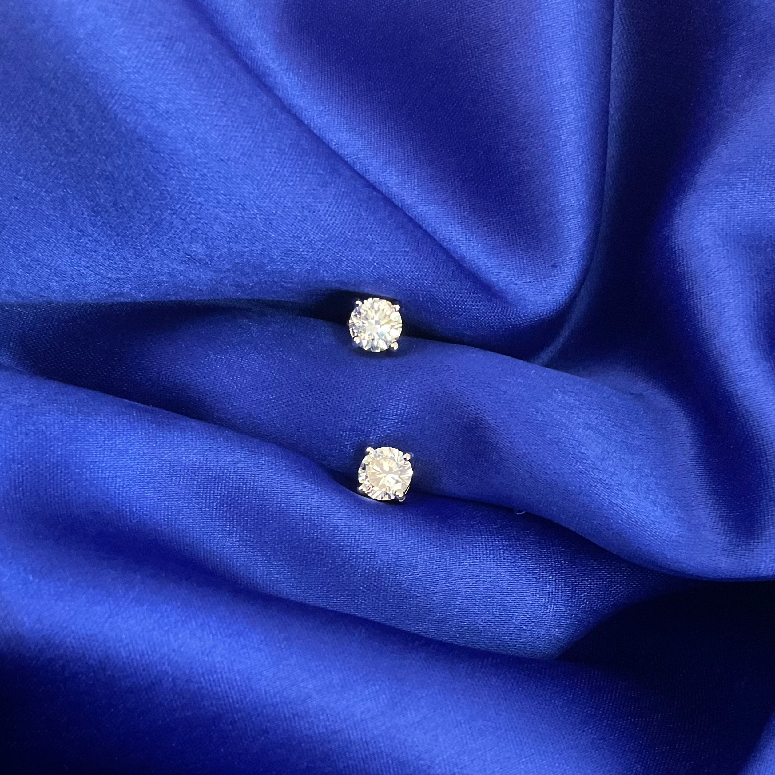 52 Cents Solitaire Studs