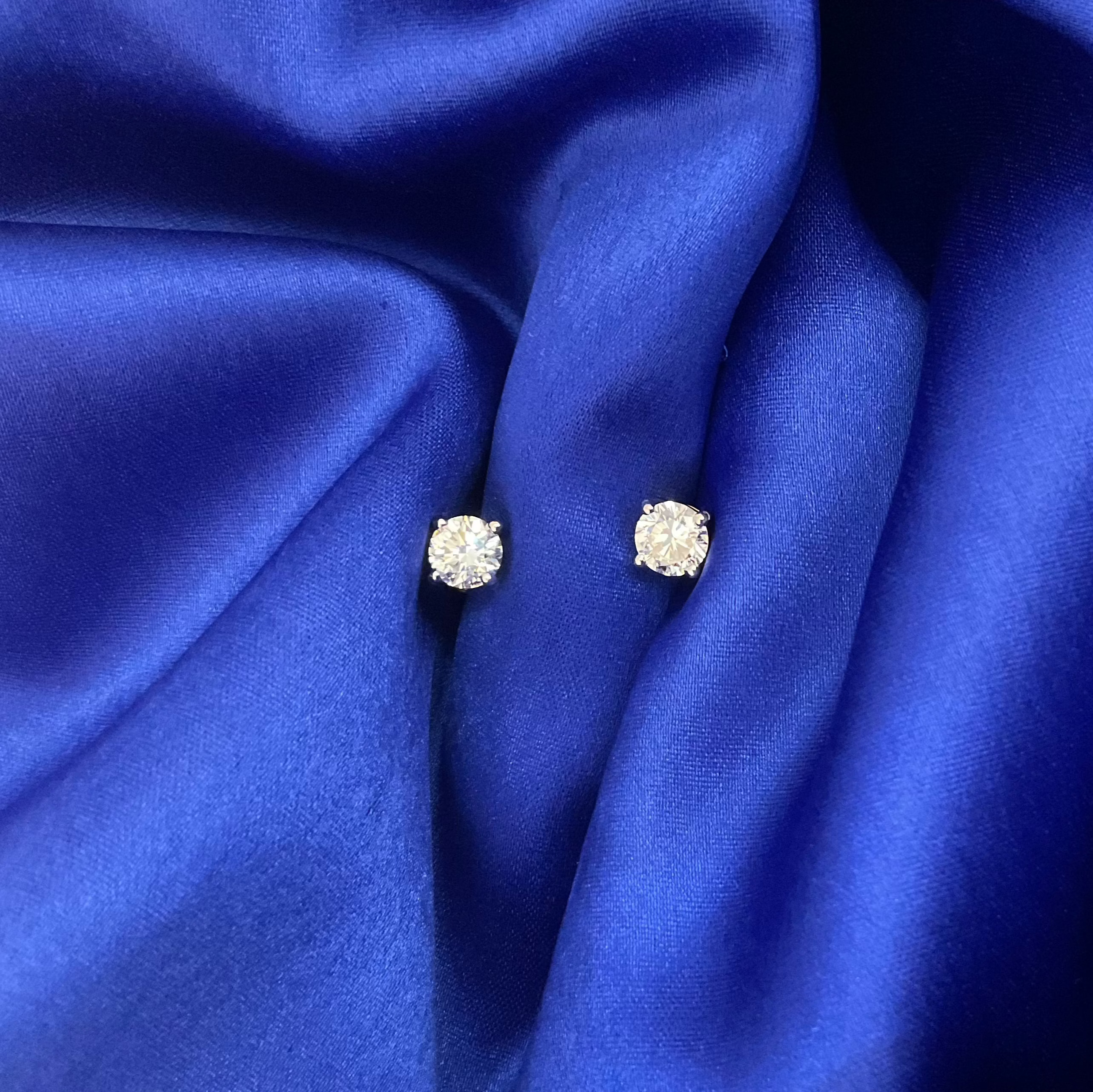 53 Cents Solitaire Studs
