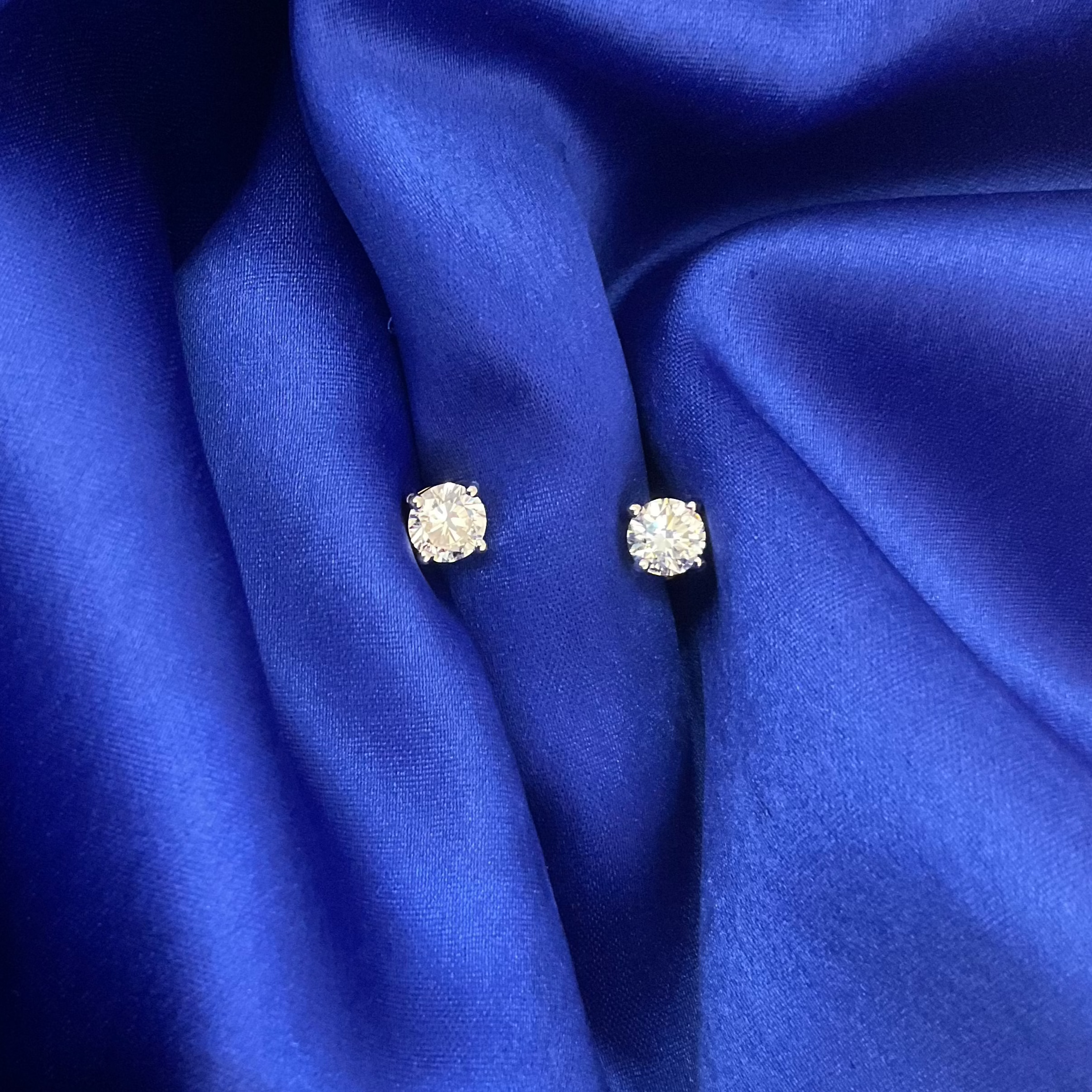 68.5 Cents Solitaire Studs