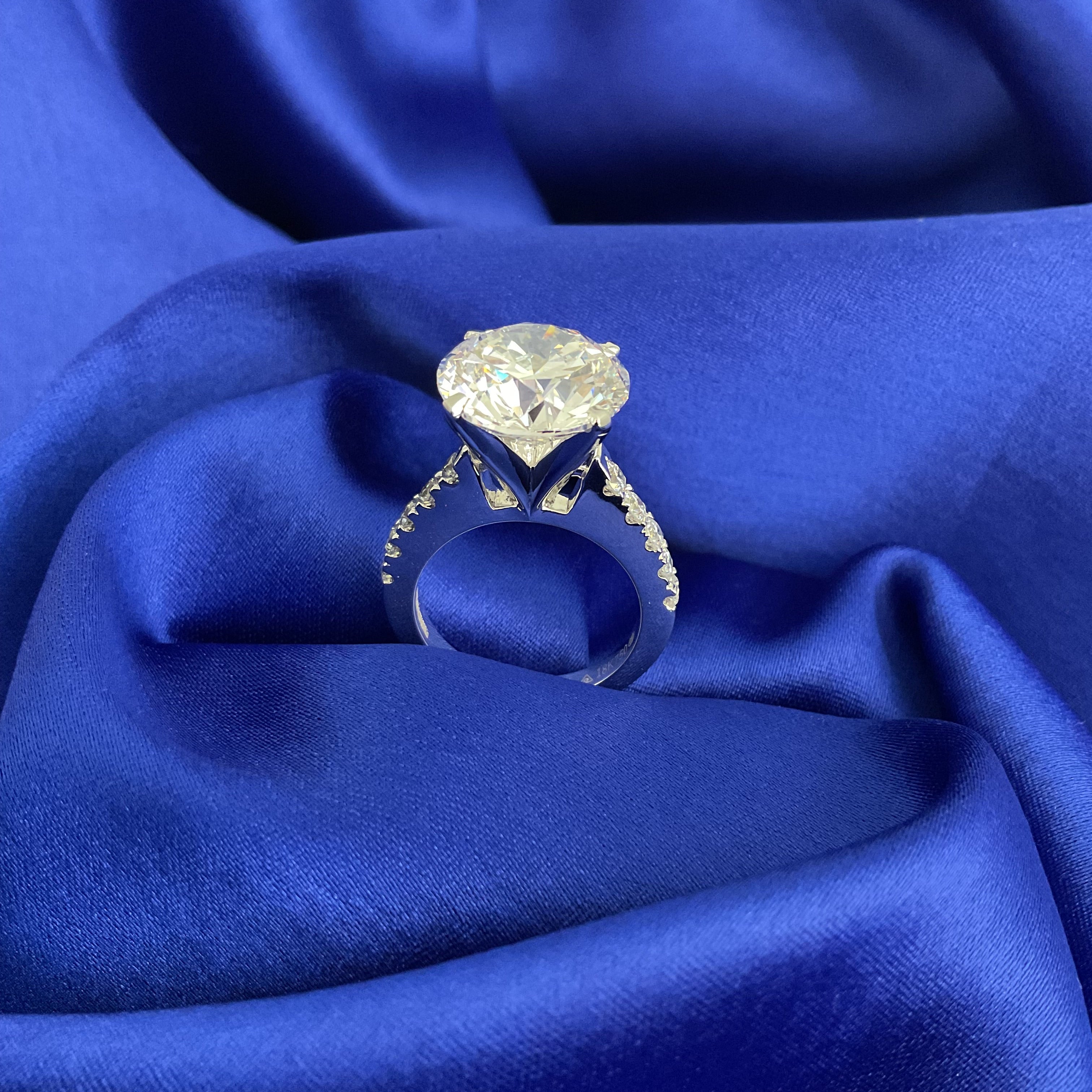 7 Crt Solitaire Ring : Size 10.5