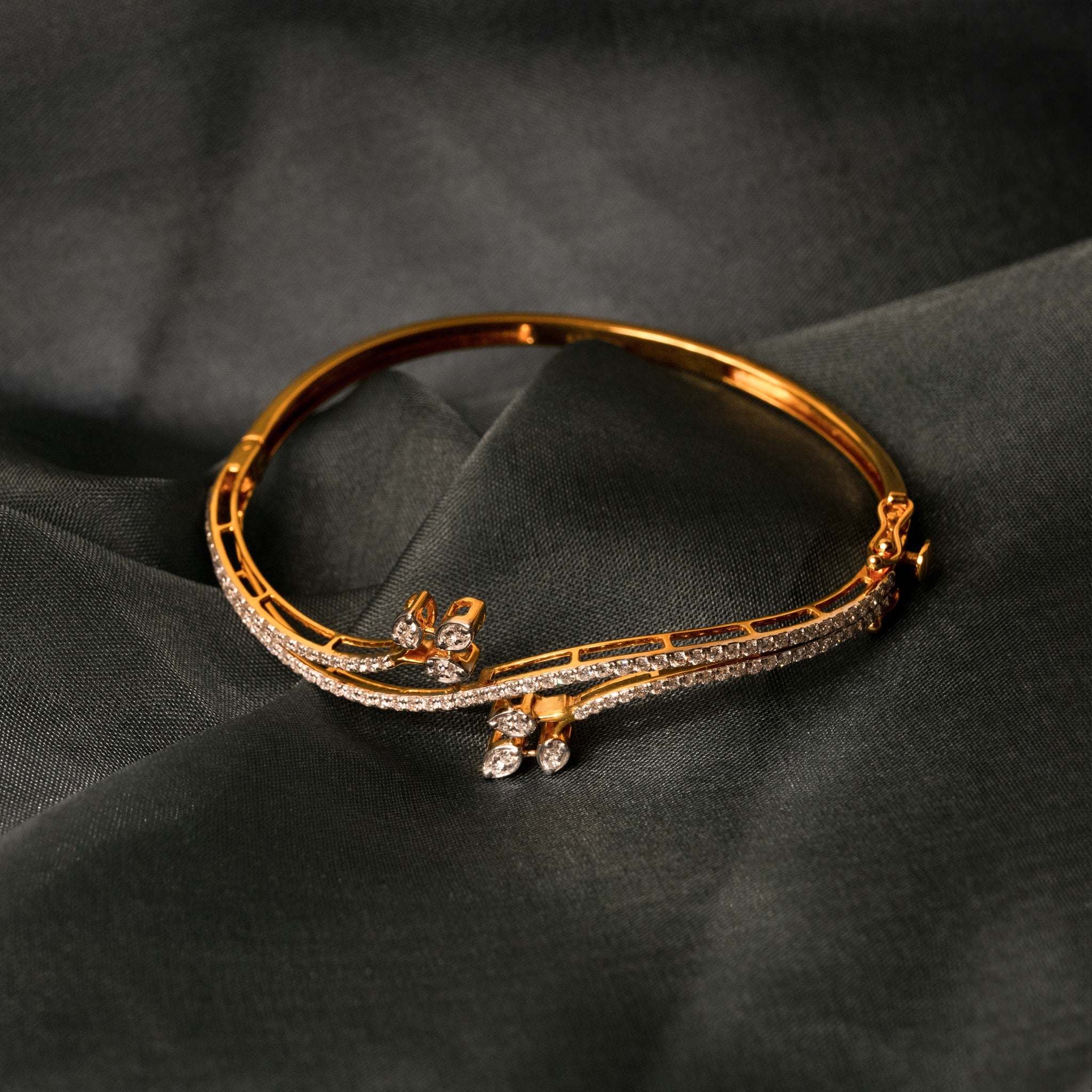 Whispering Willow - Bracelet: Size 2.3