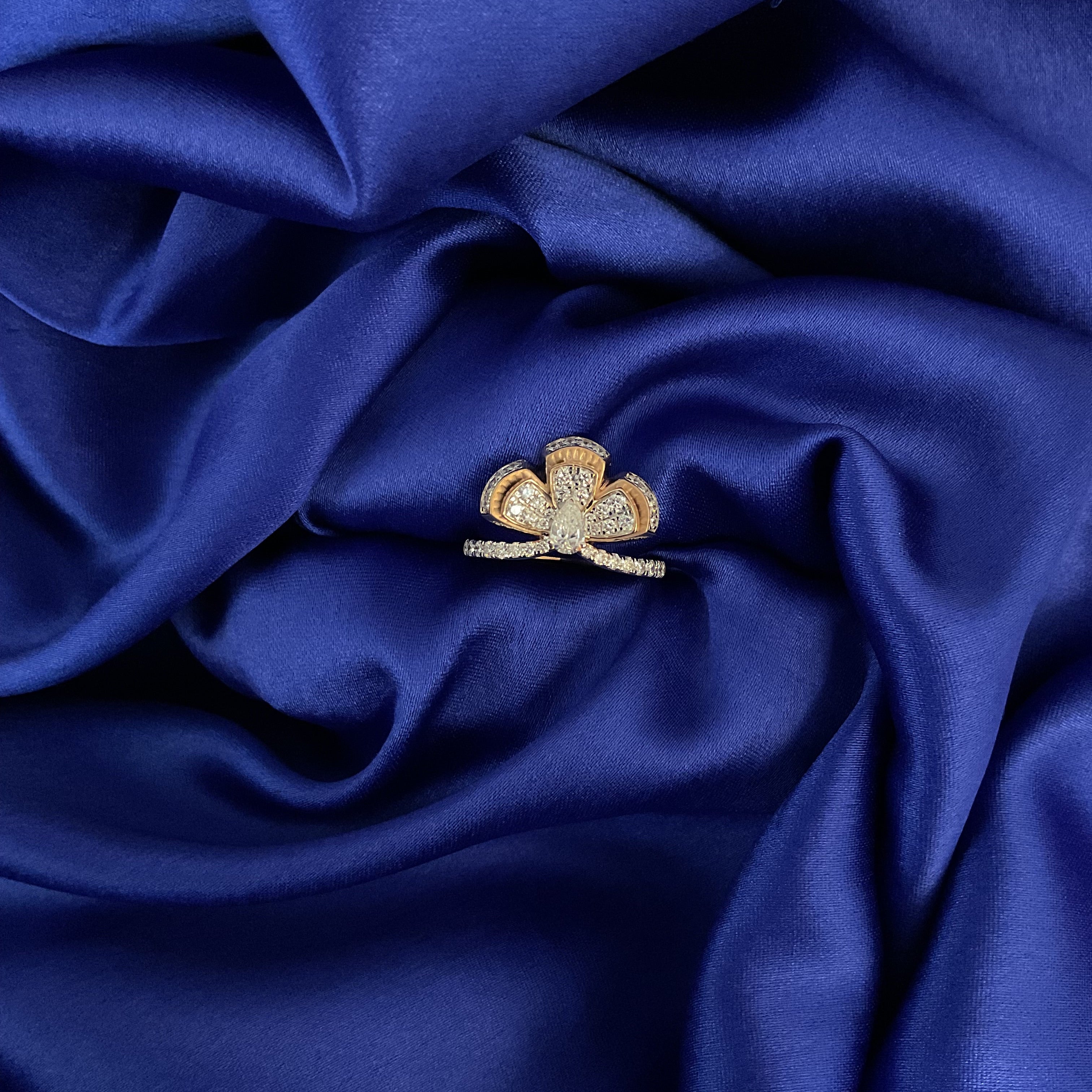 Chandrika Bloom Ring: Size 12
