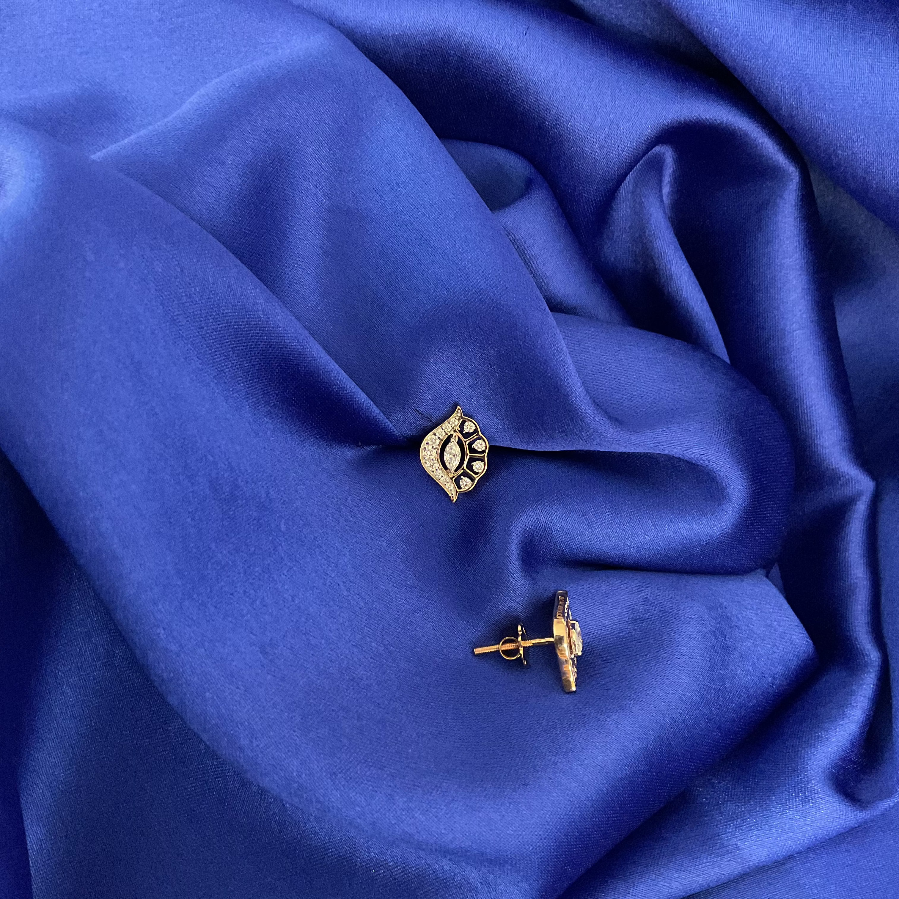 Divya Nayan Studs