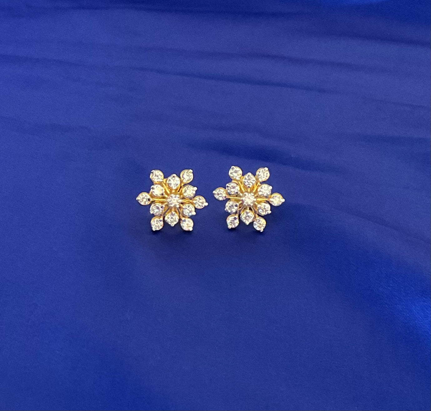 Elegant Snowflake Studs Small