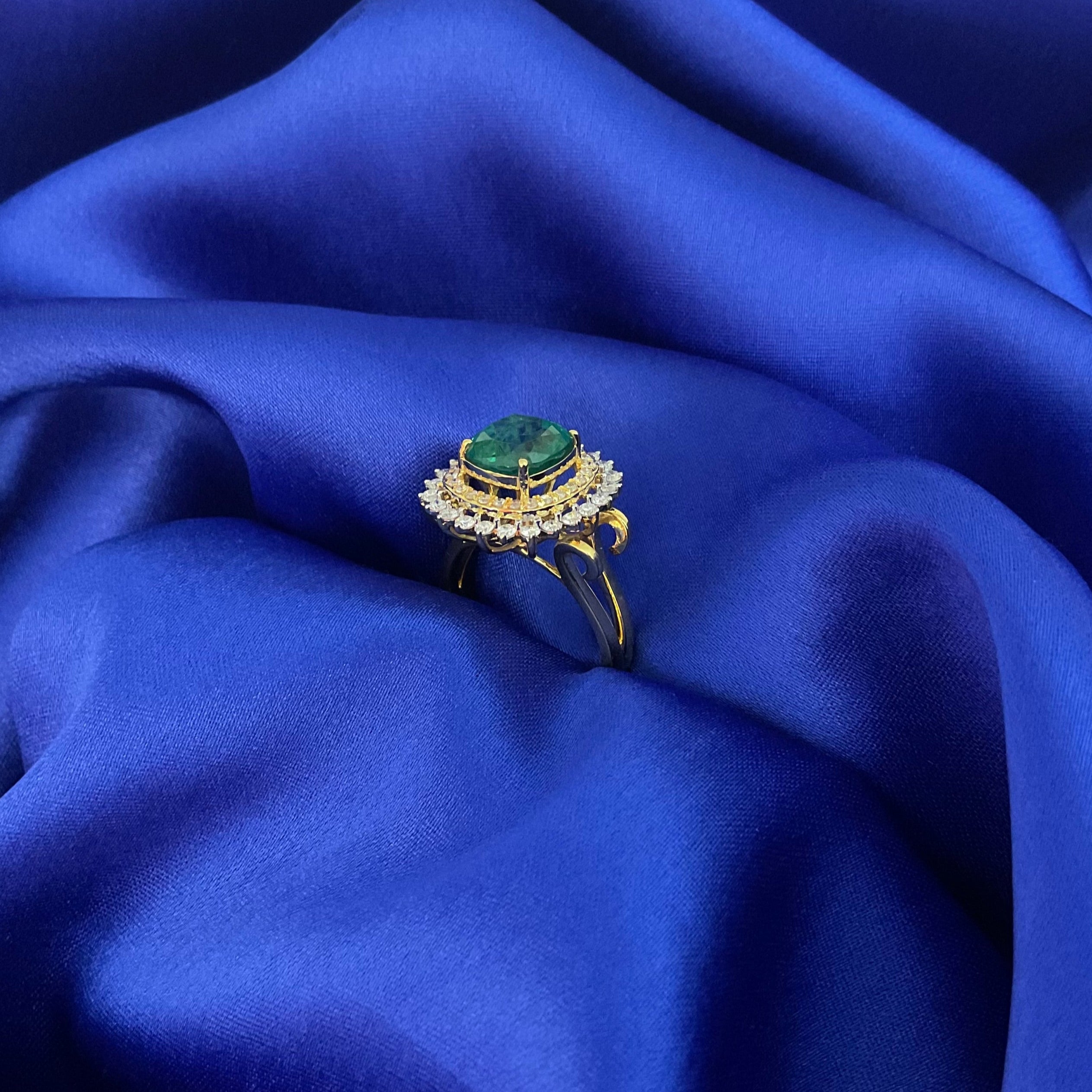 Elysian Green Ring: Size 13