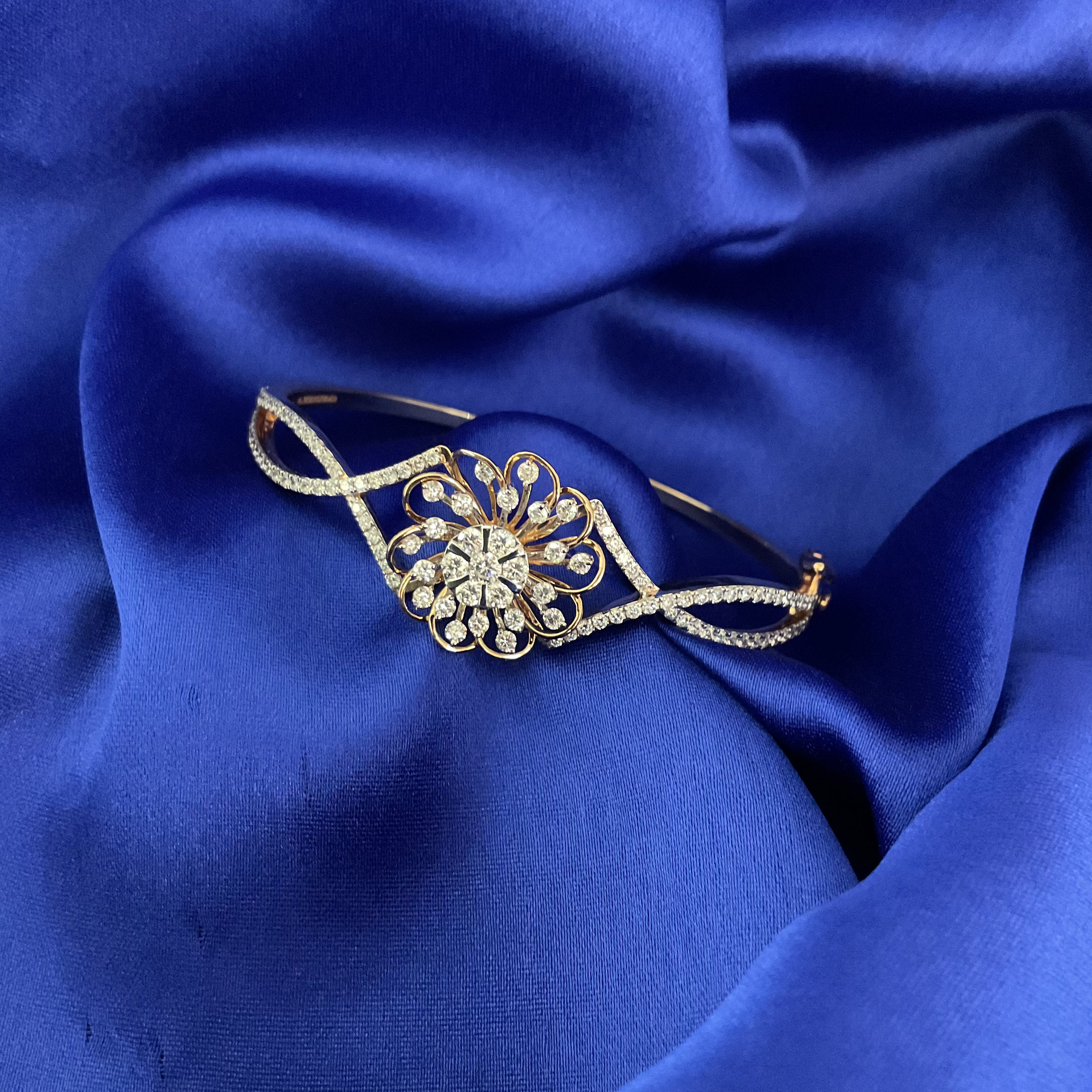 Flora Luxe Bracelet: Size 2-3