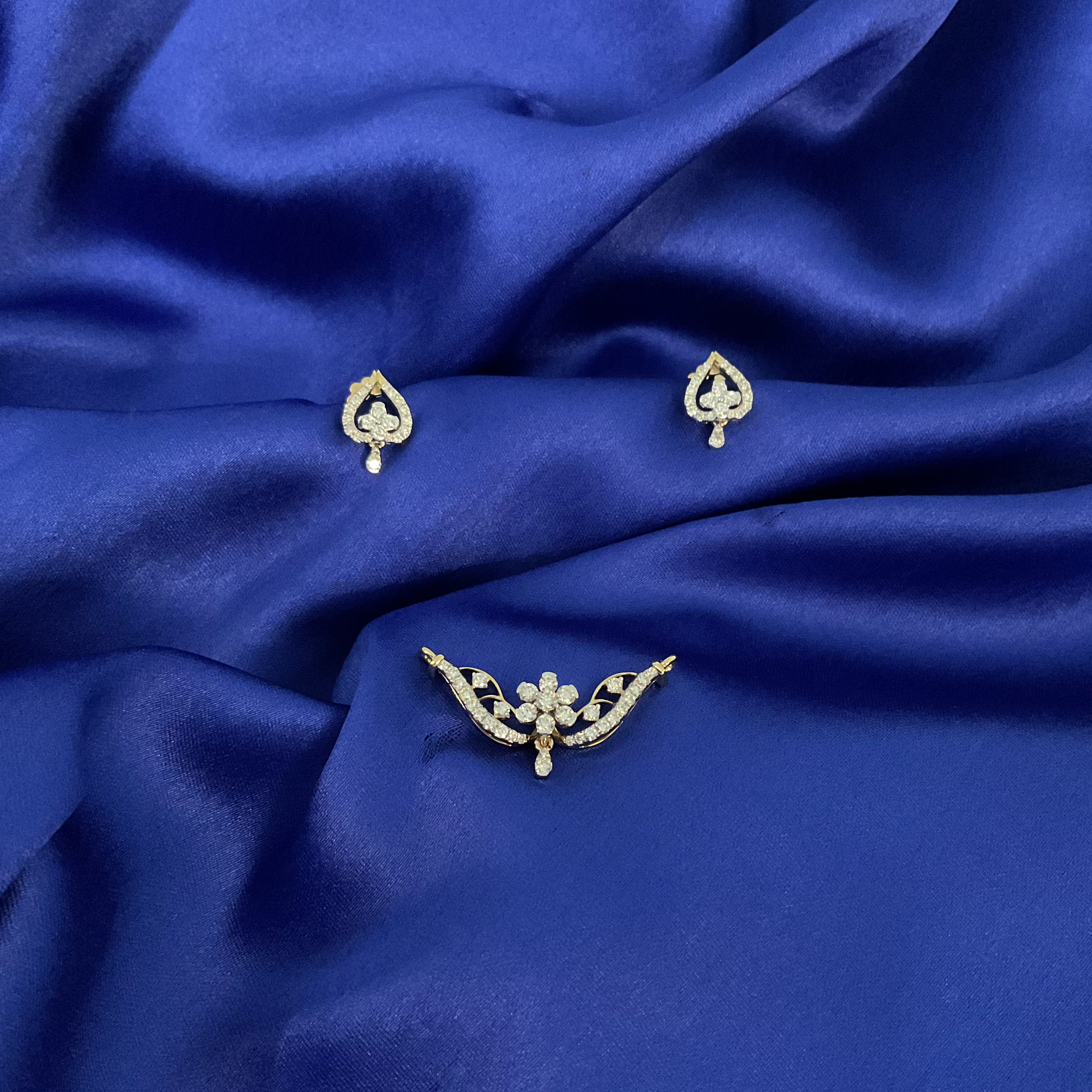 Flora Radiance Pendant