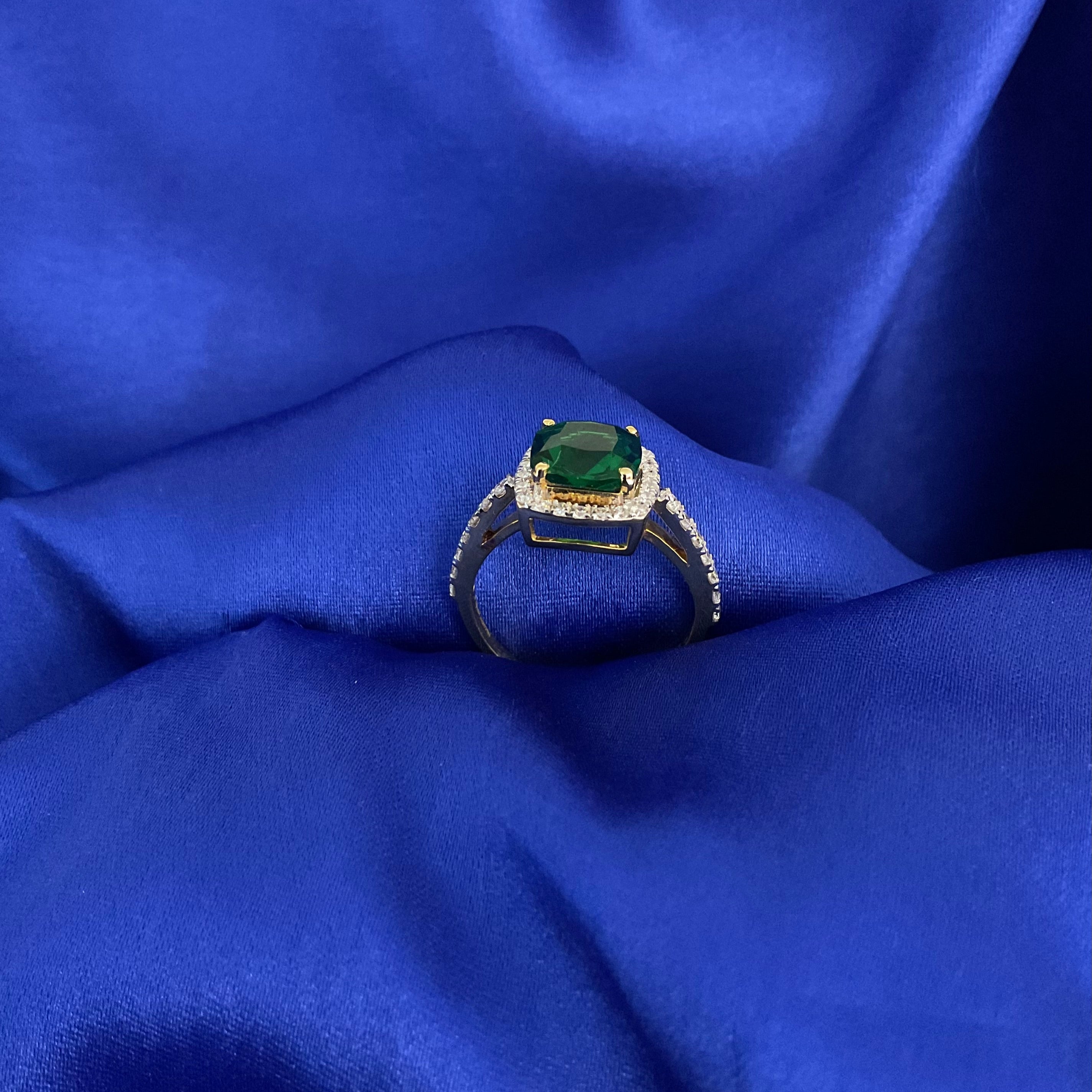 Emerald Majesty Ring: Size-13