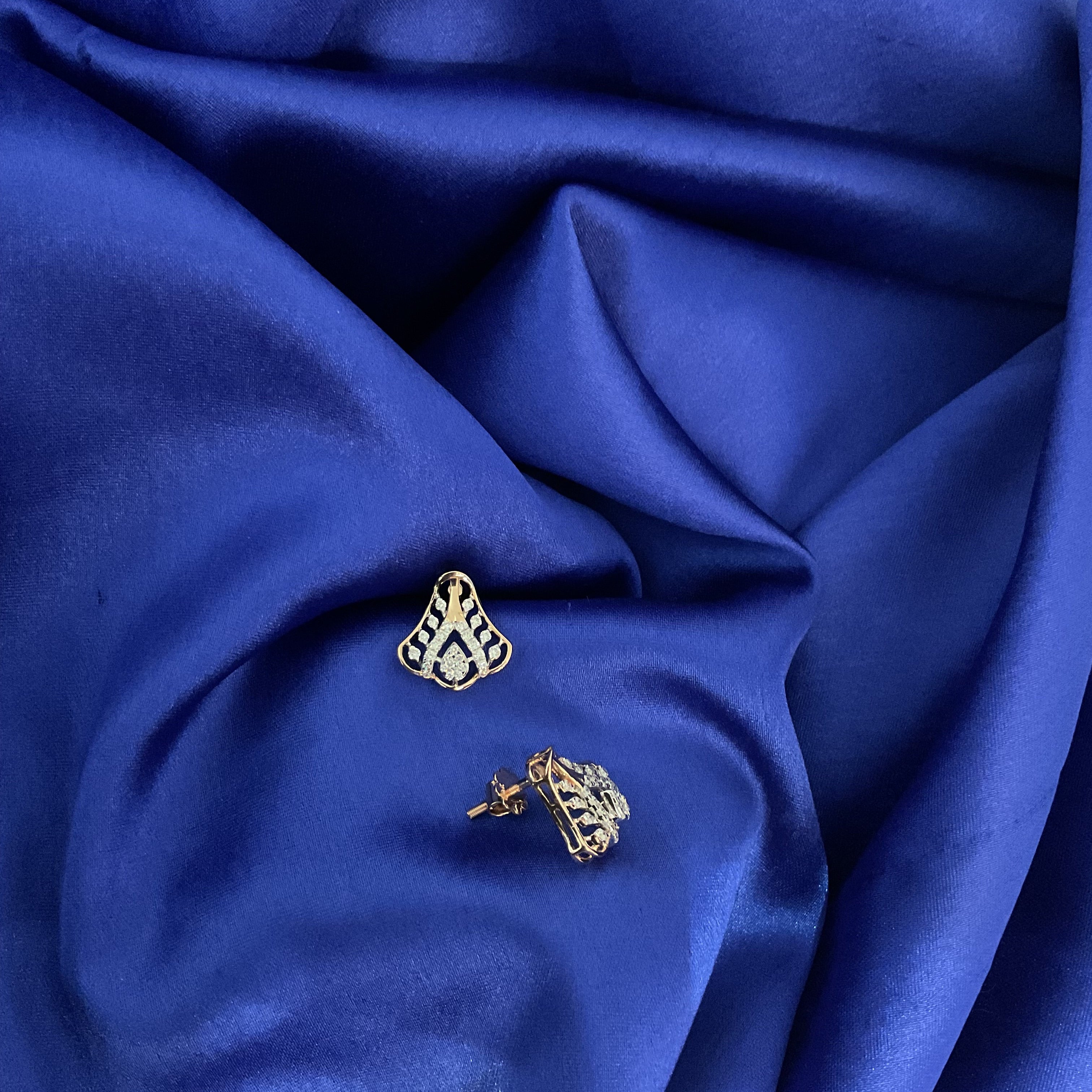 Ornapera Studs