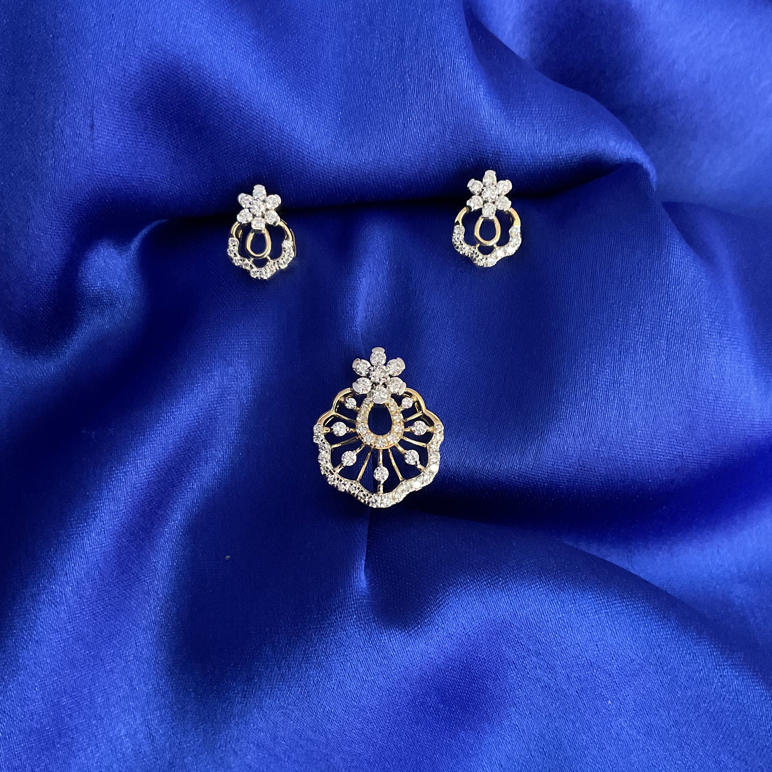 Flower Elegant Pendant