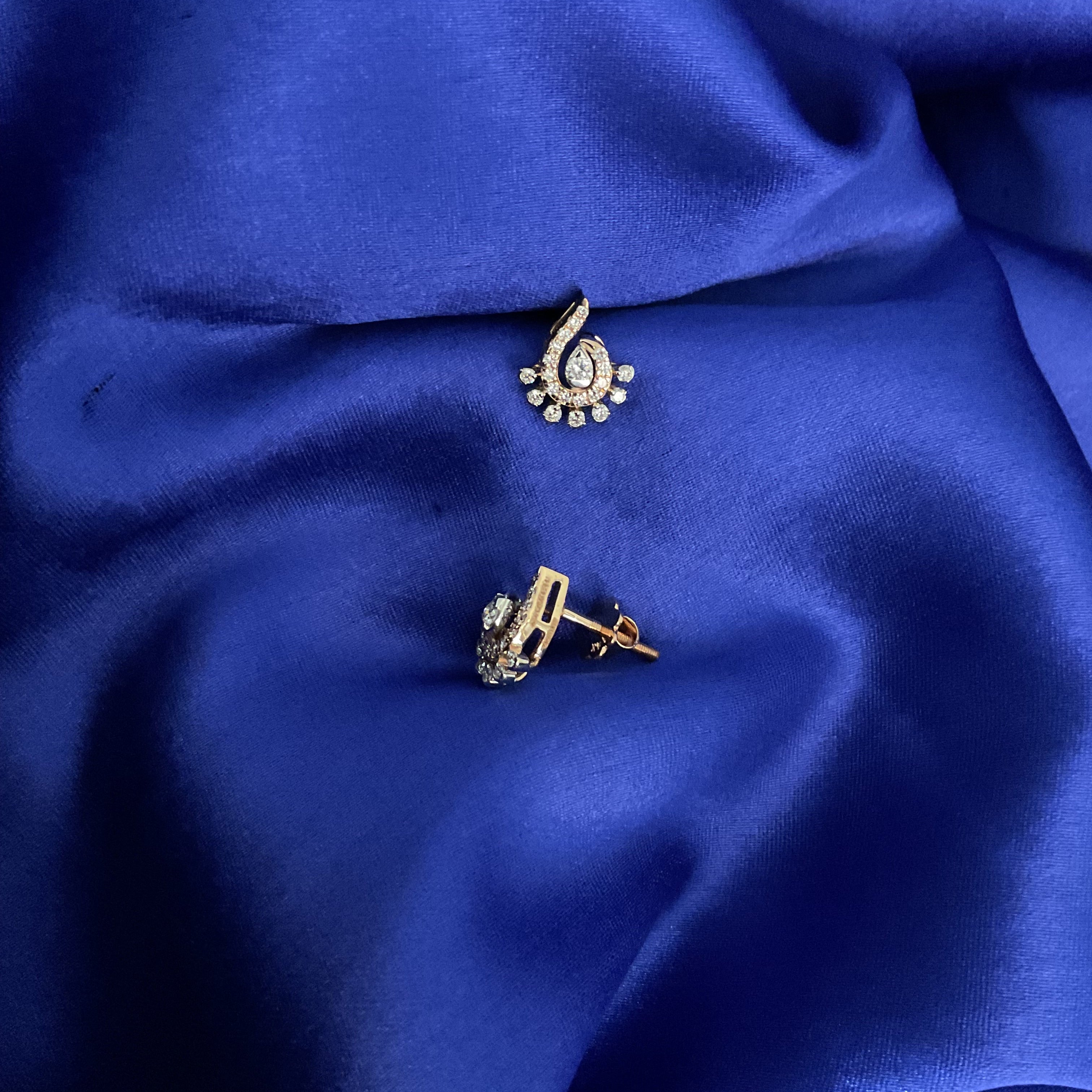 Pear Curve Studs