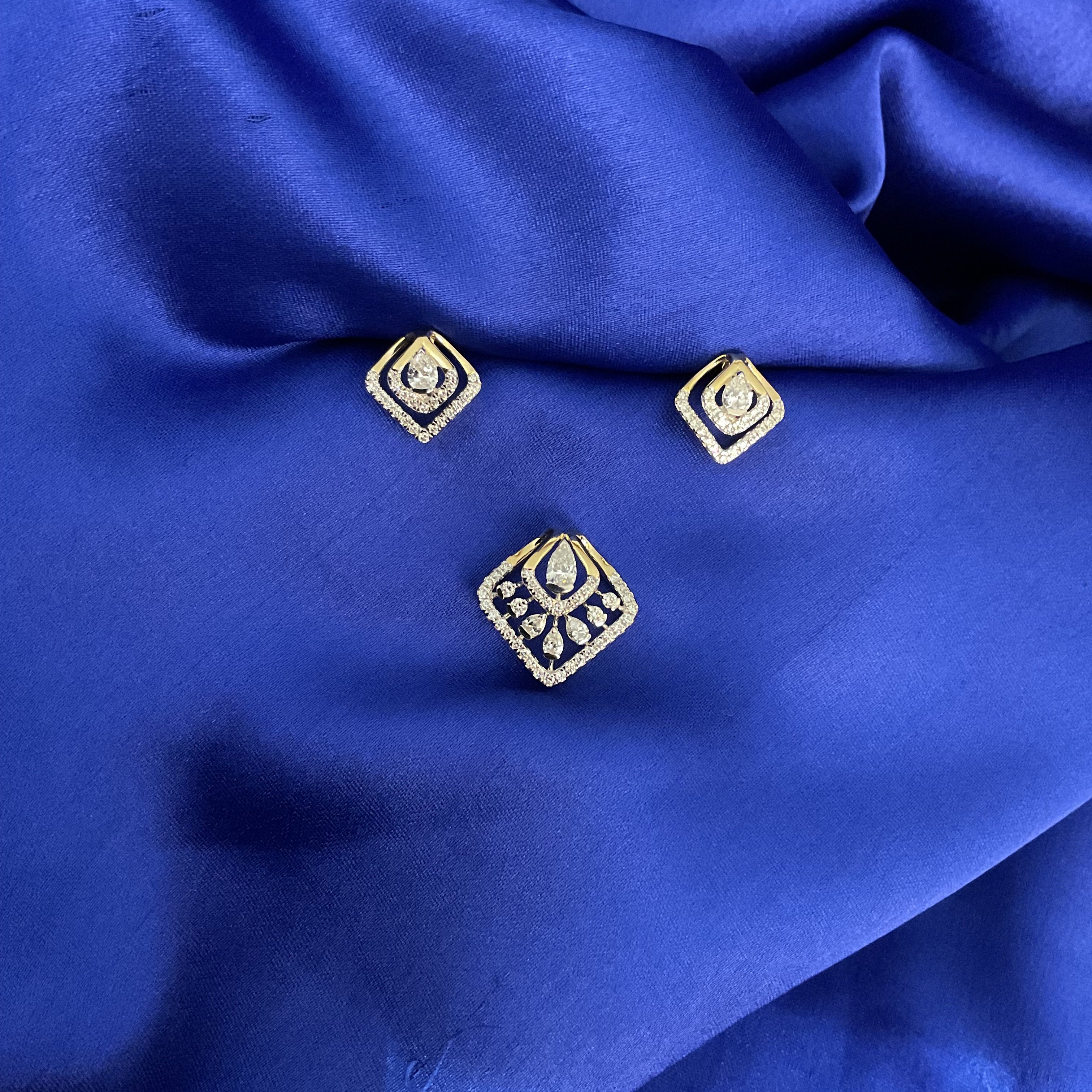 Regal Prism Pendant