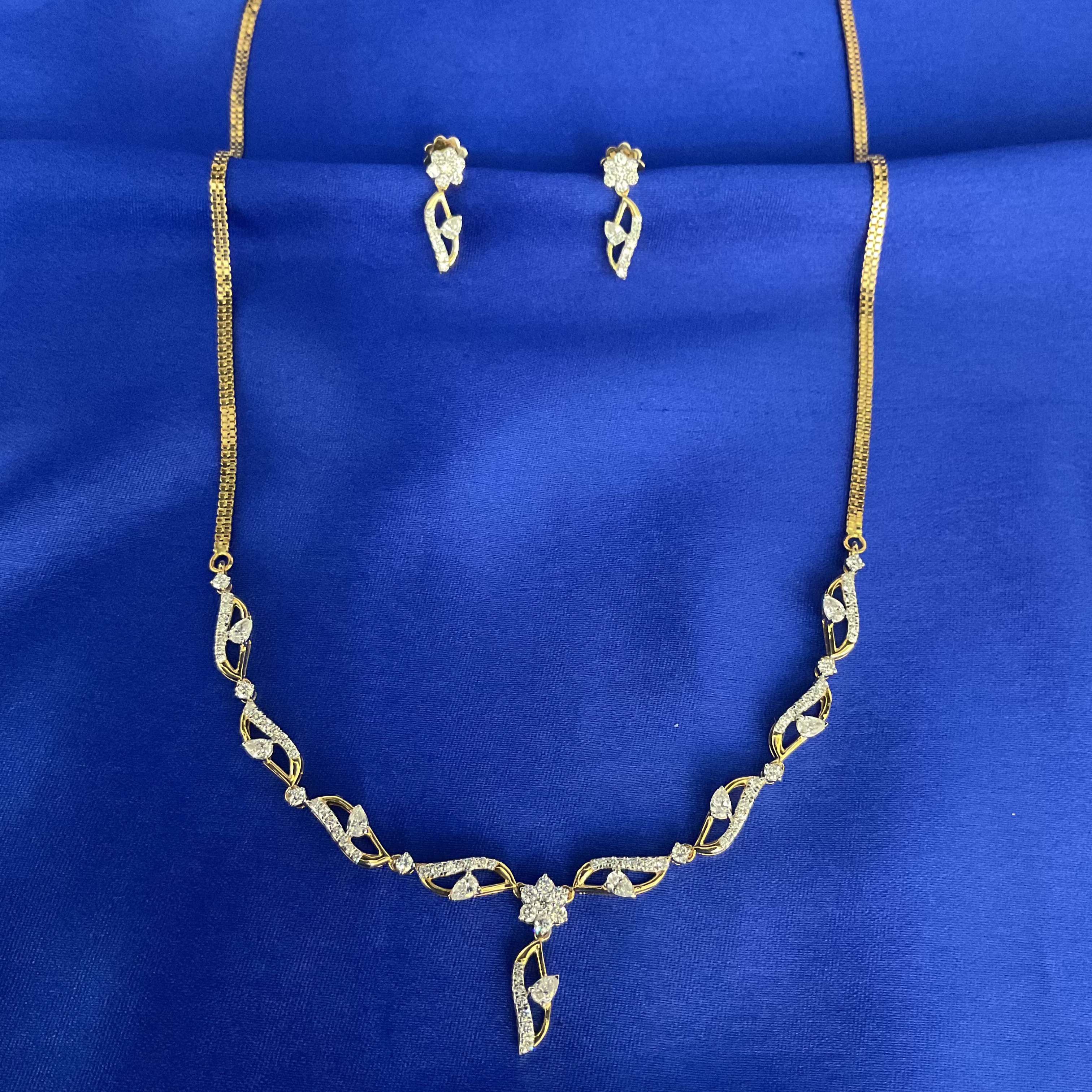 Diamond Iris Necklace