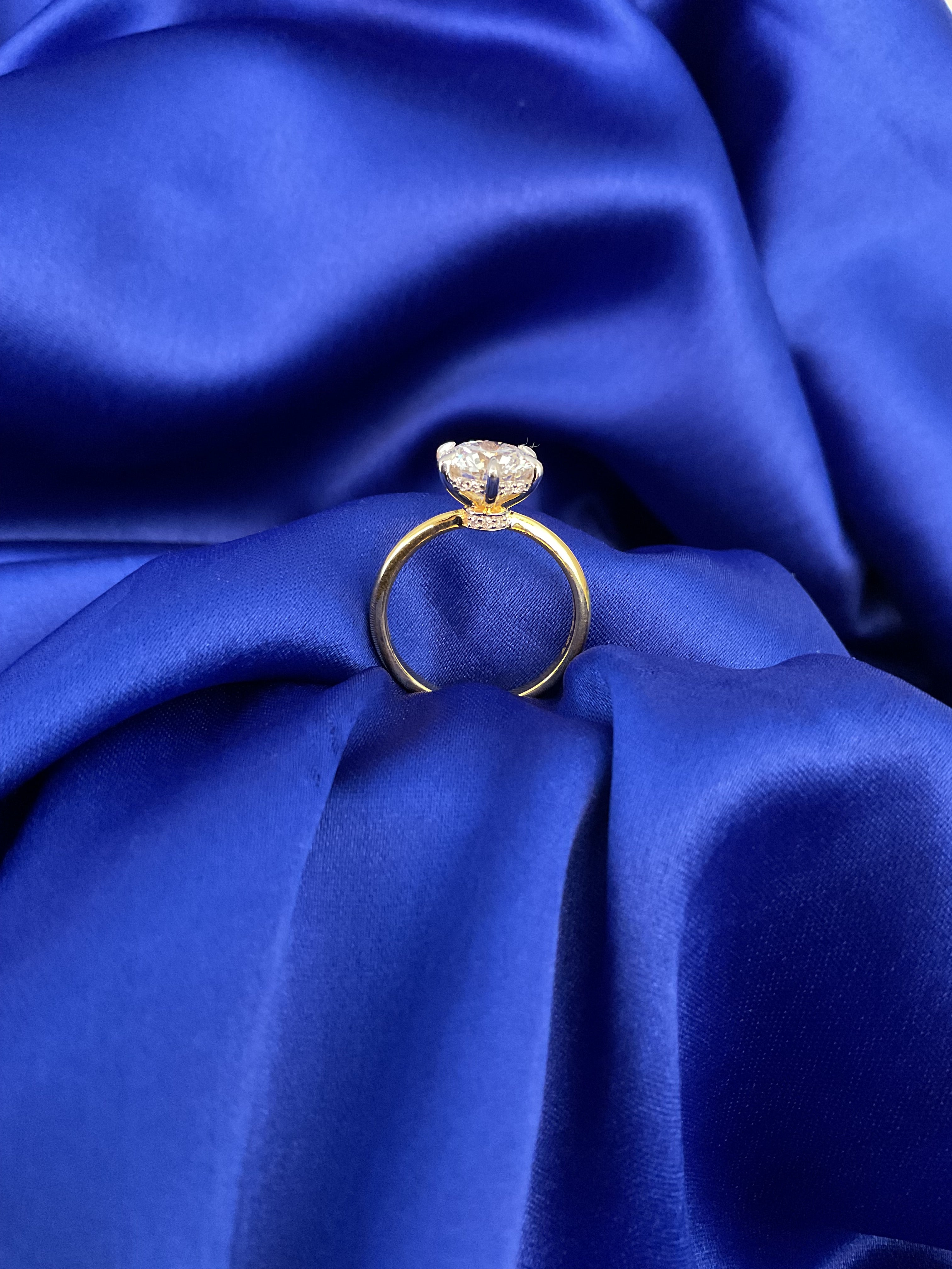2 Ct Solitaire Ring: Size 12