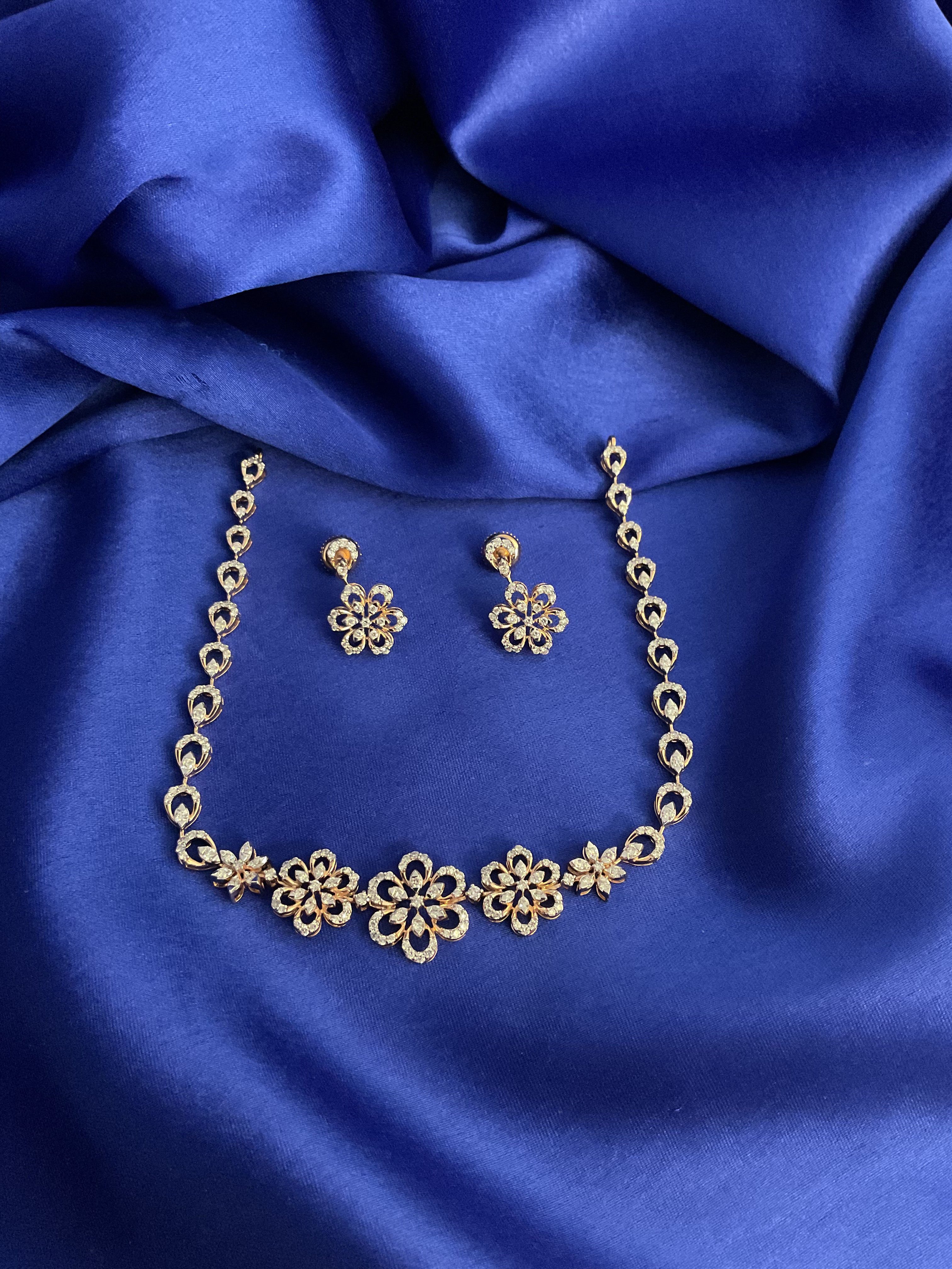Trifloré Necklace