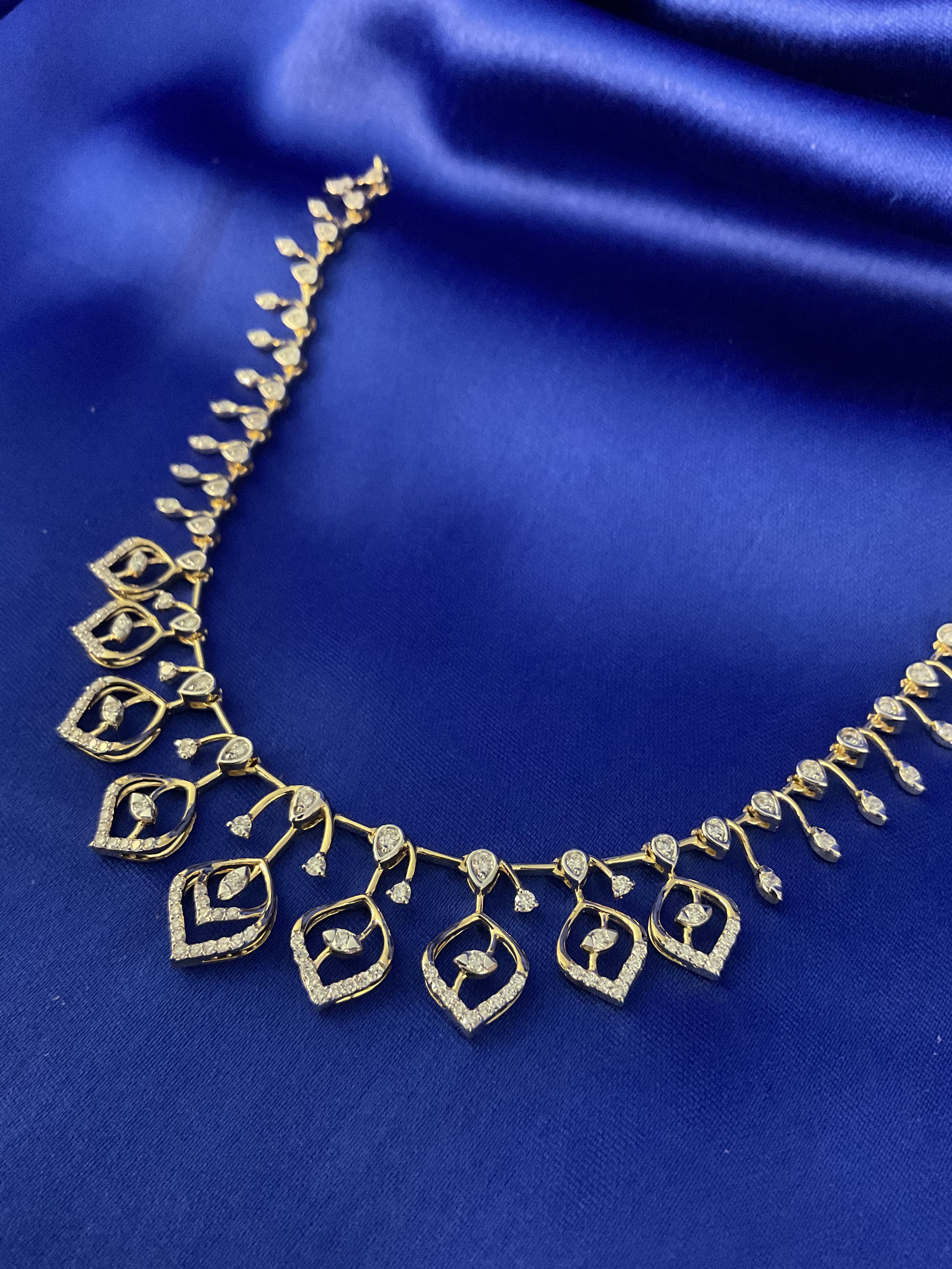 Diamora Necklace