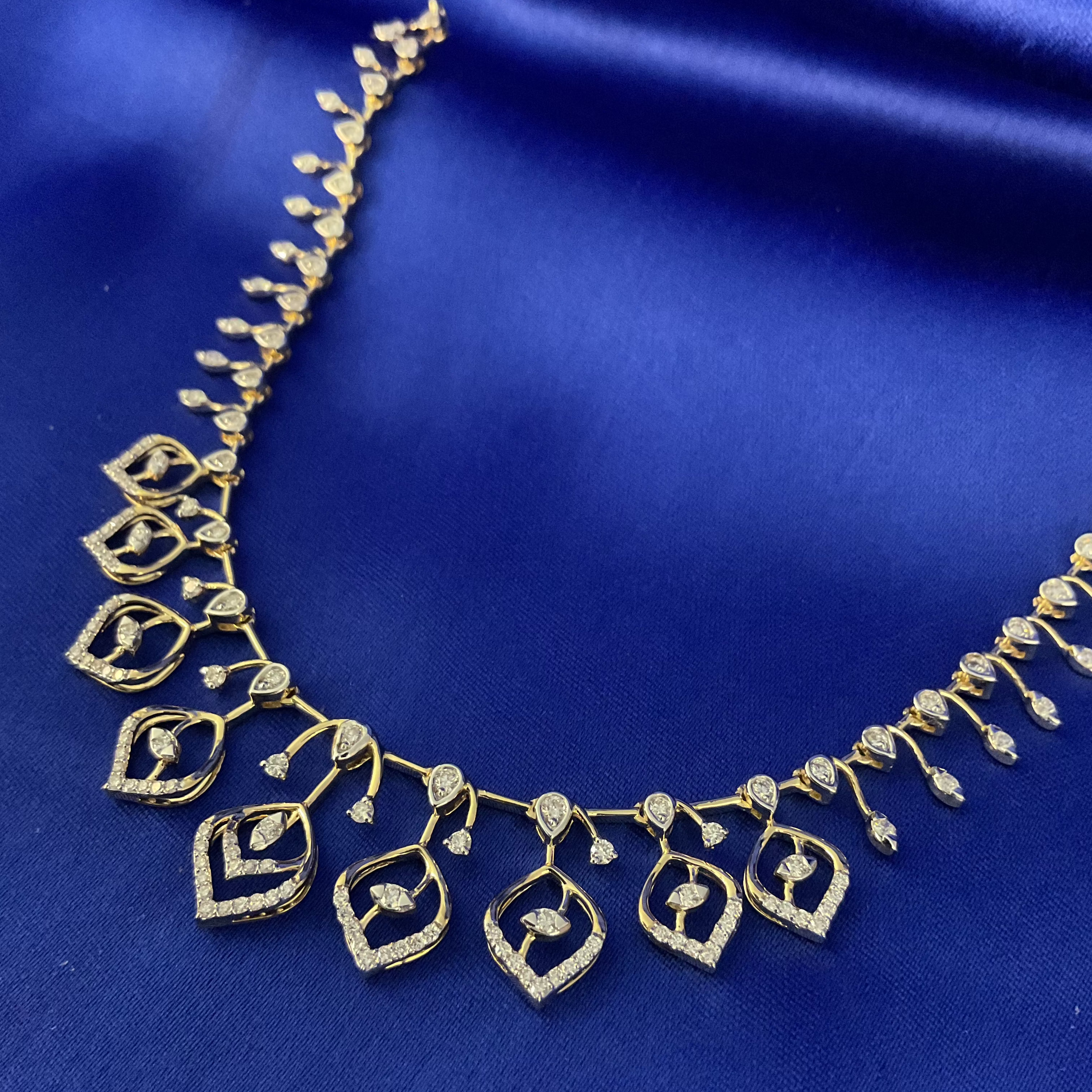 Diamora Necklace