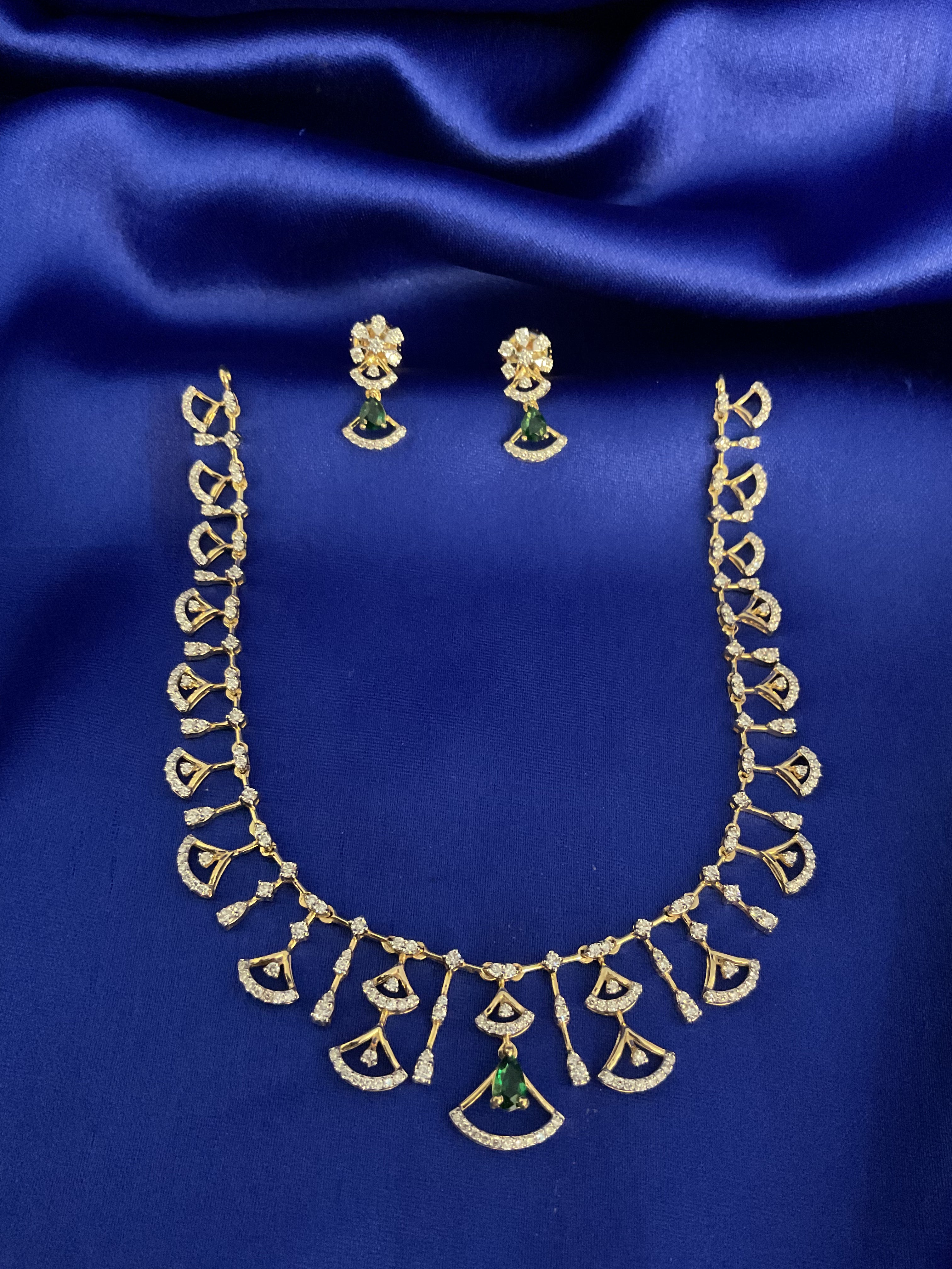 Paisley Motifs Necklace