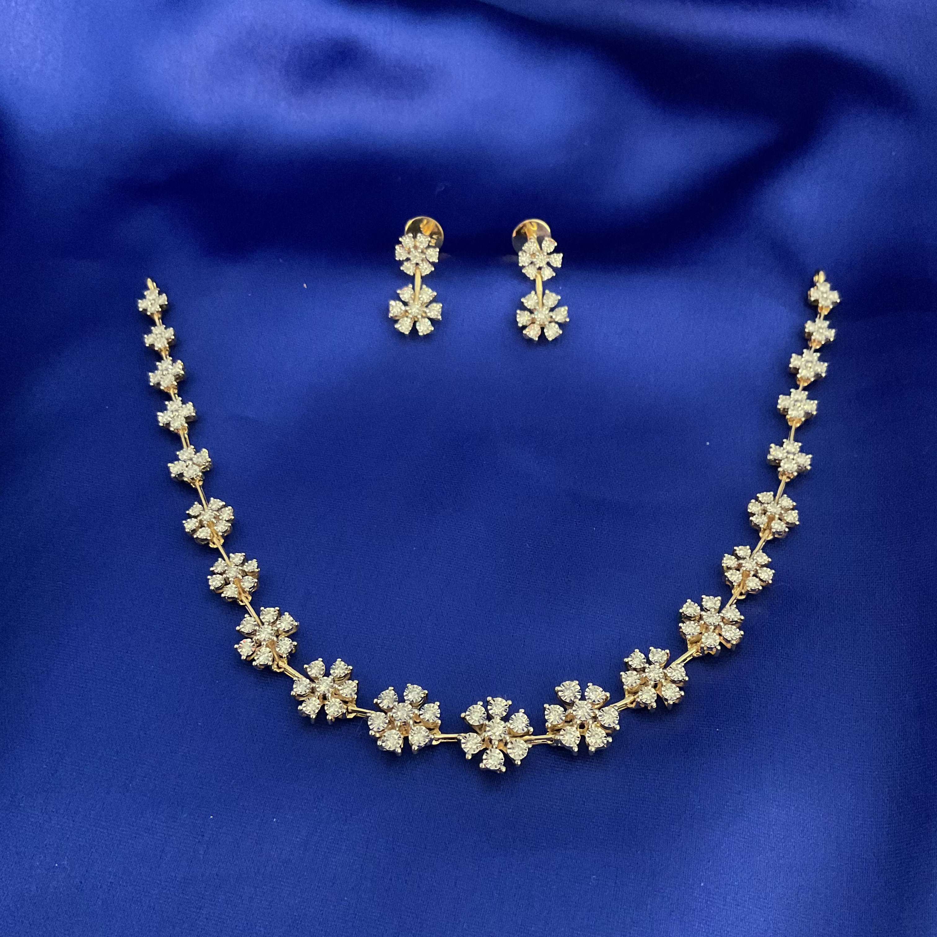 Fragrance of Blossoms Necklace