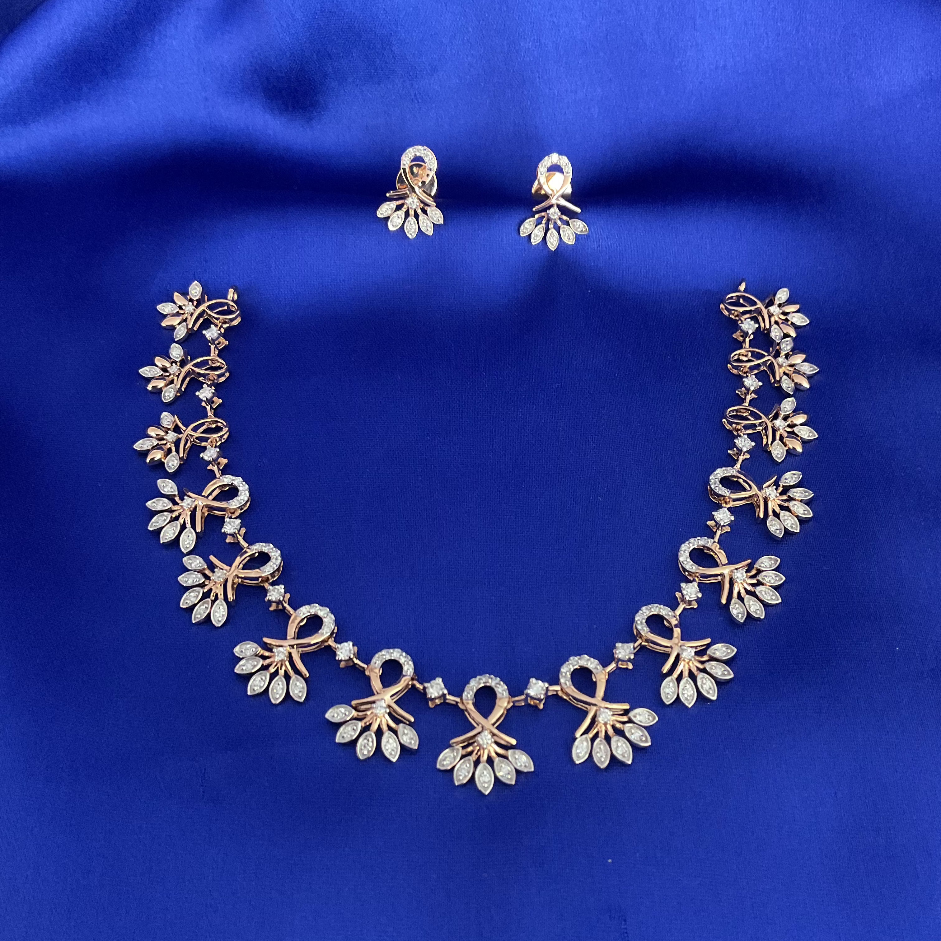 Blooming Flower Necklace