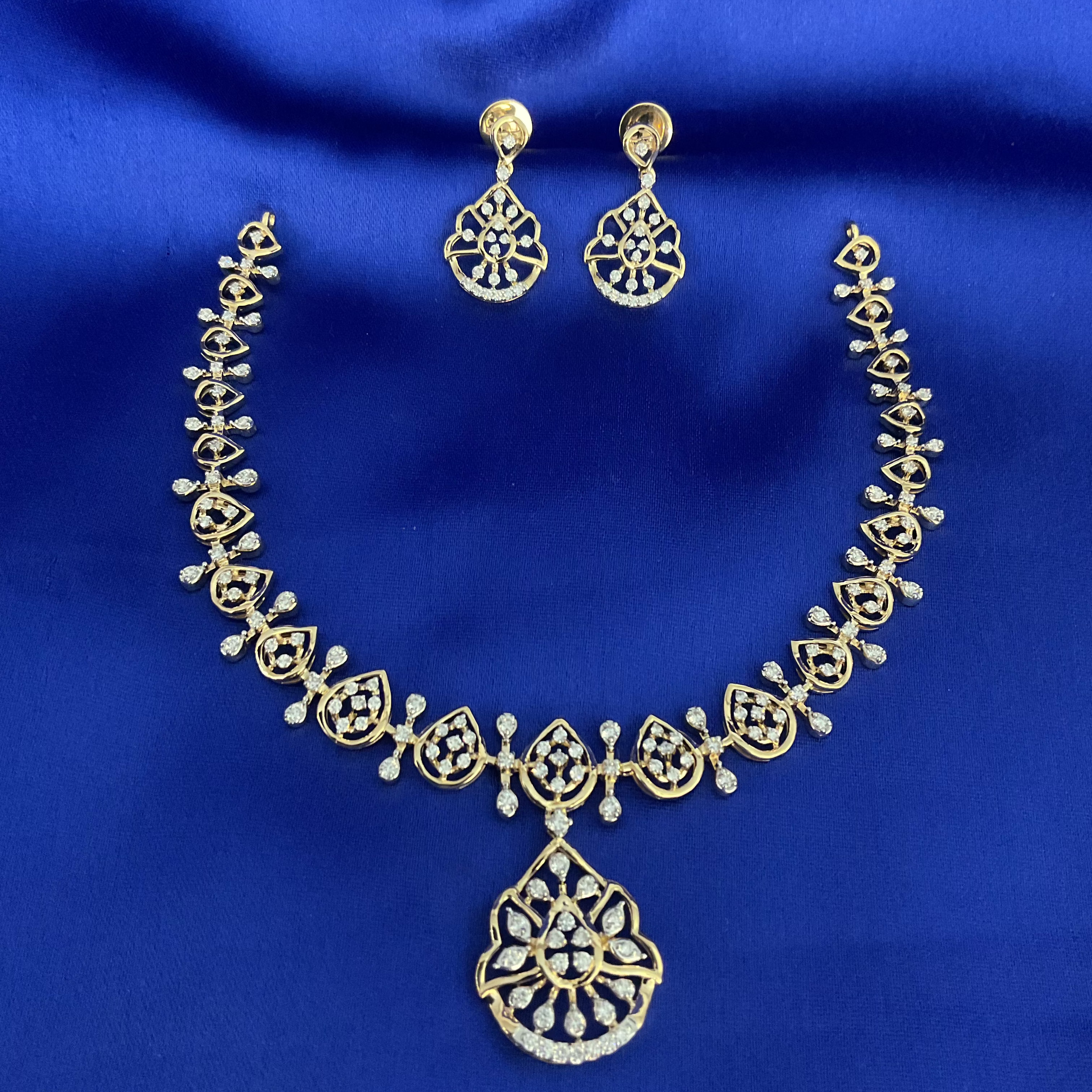 Auridrop Necklace