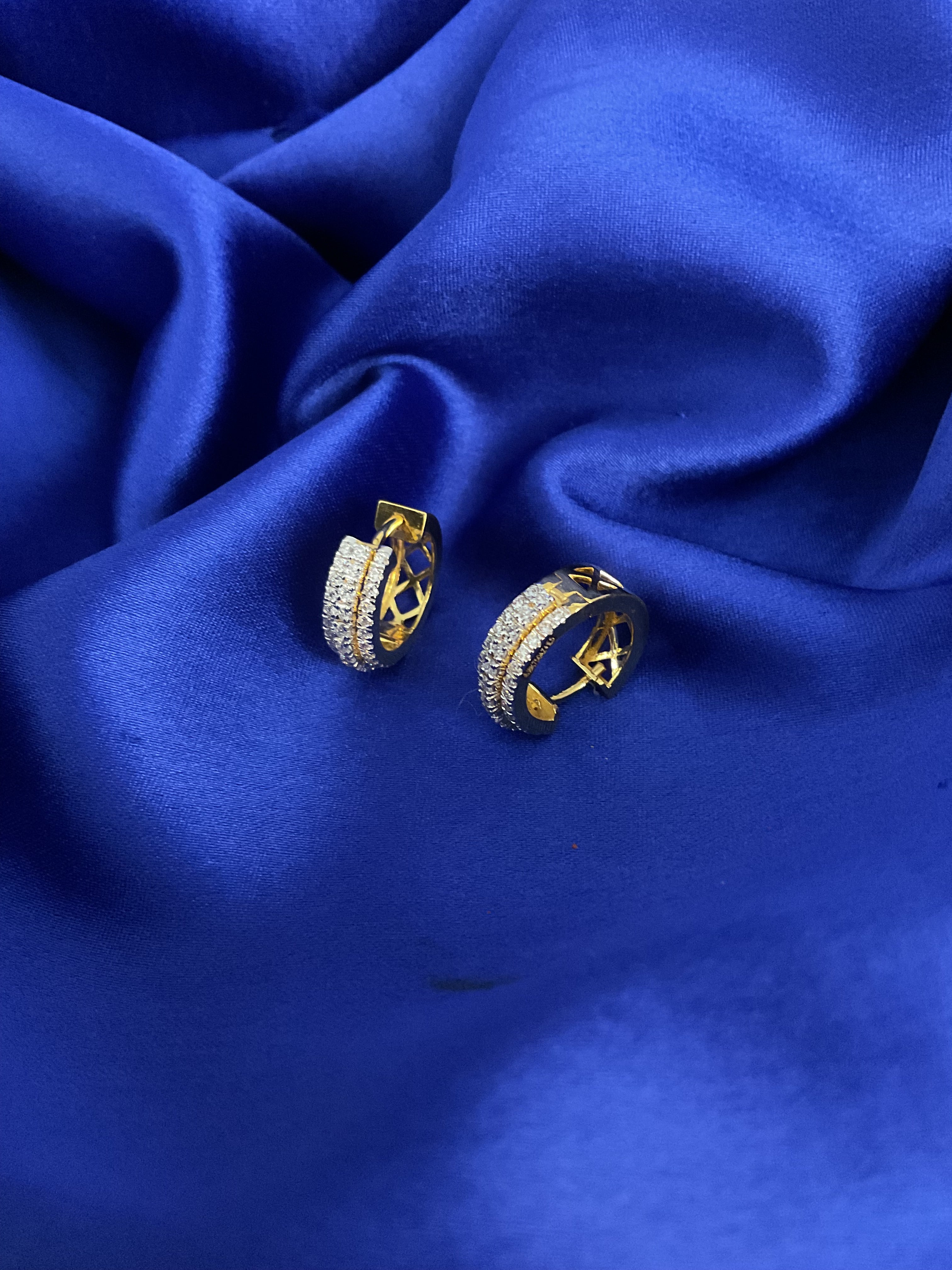3 LINE HOOPS