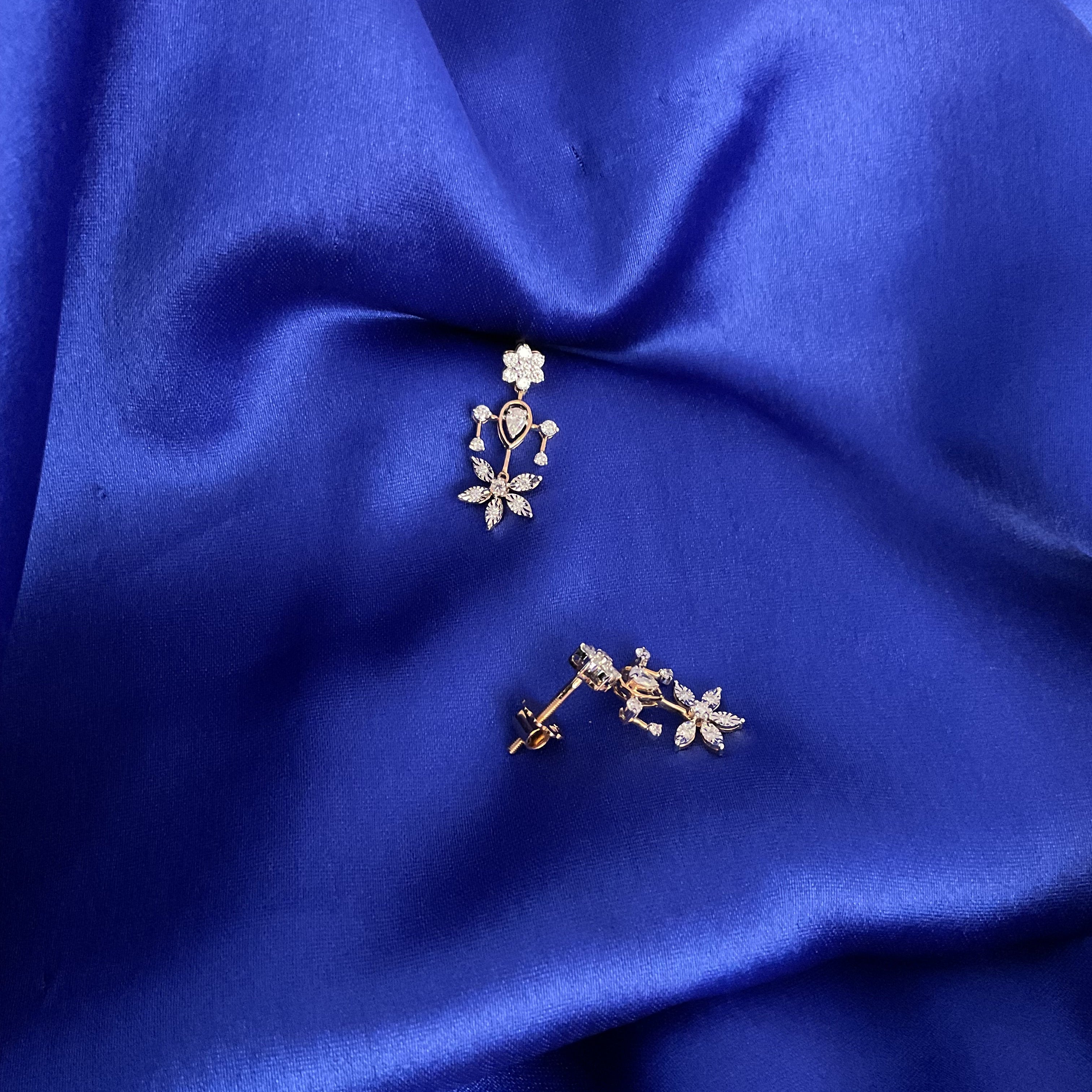 Flower Swing Earrings