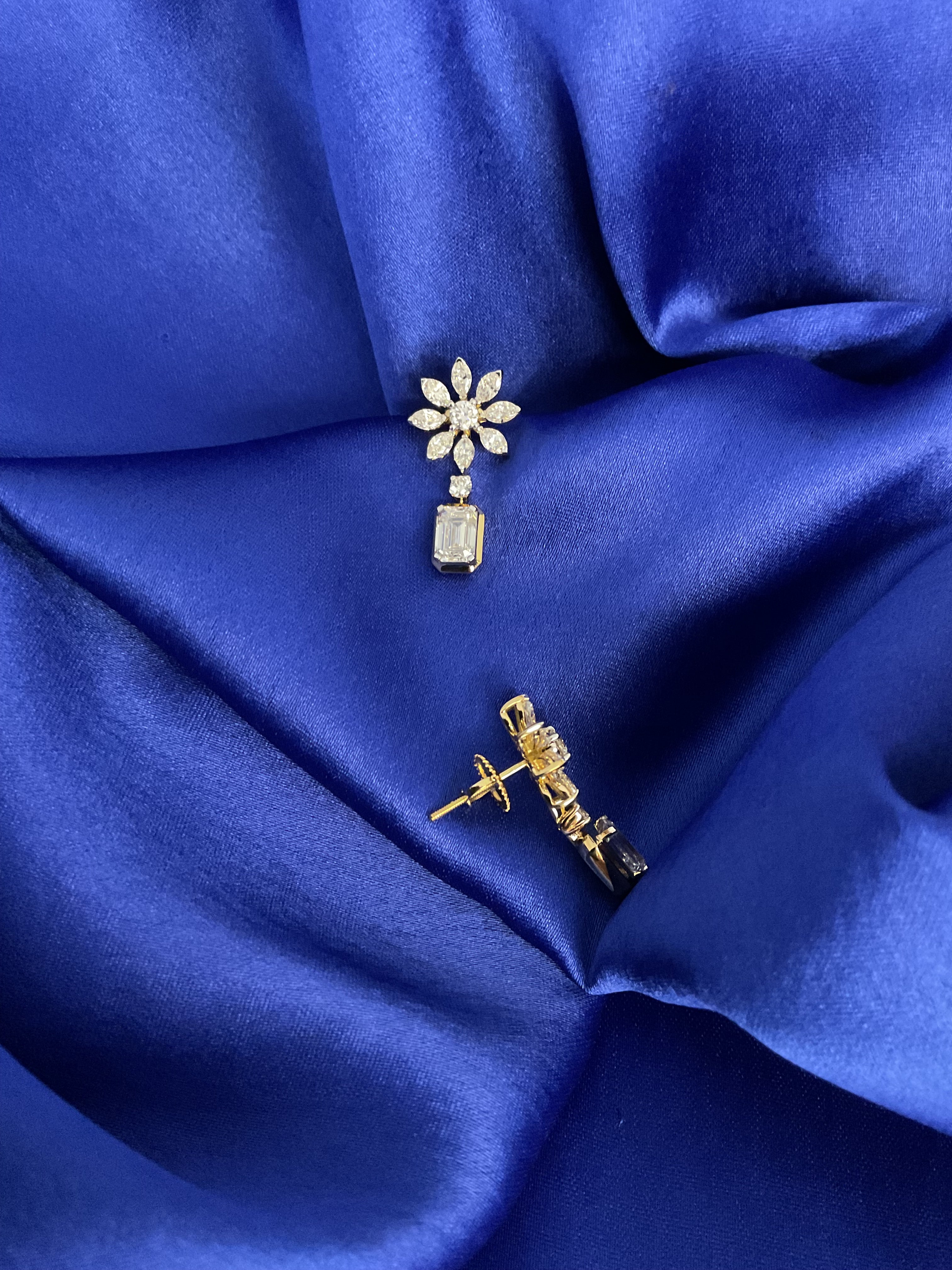 Flower Solitaire hangs