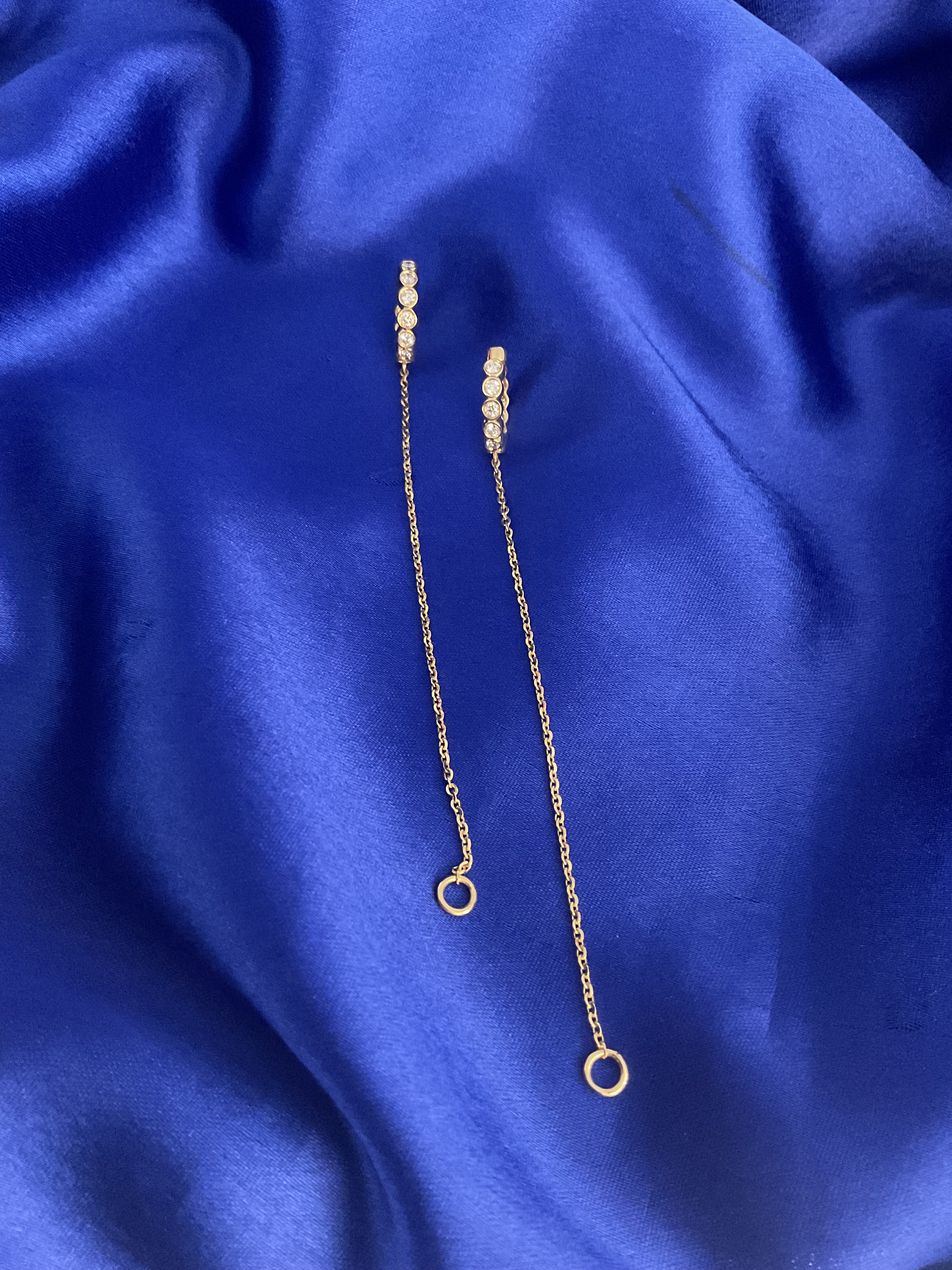 Ear cuff with chains