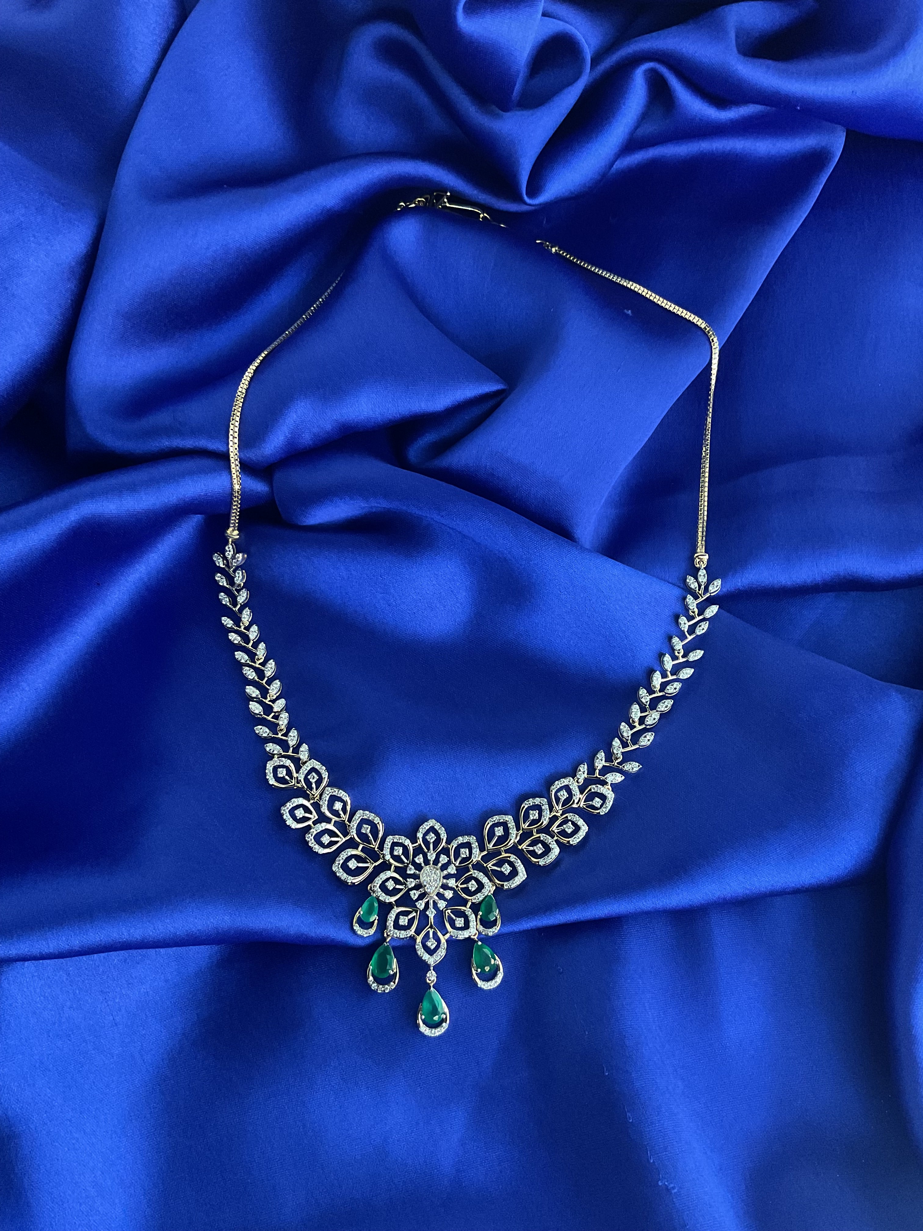 Emarald Flora Necklace