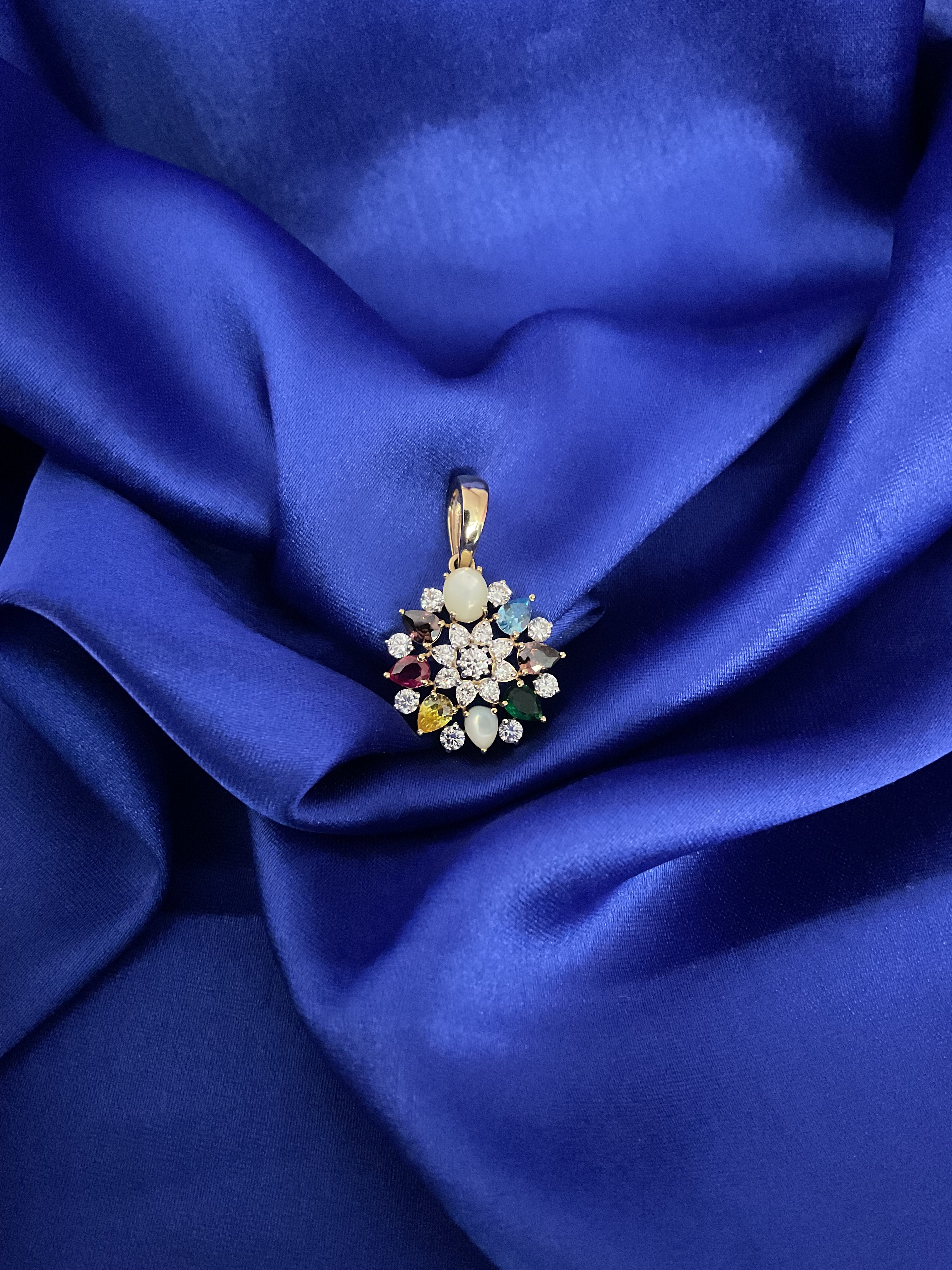 Floral Navaratna Pendant