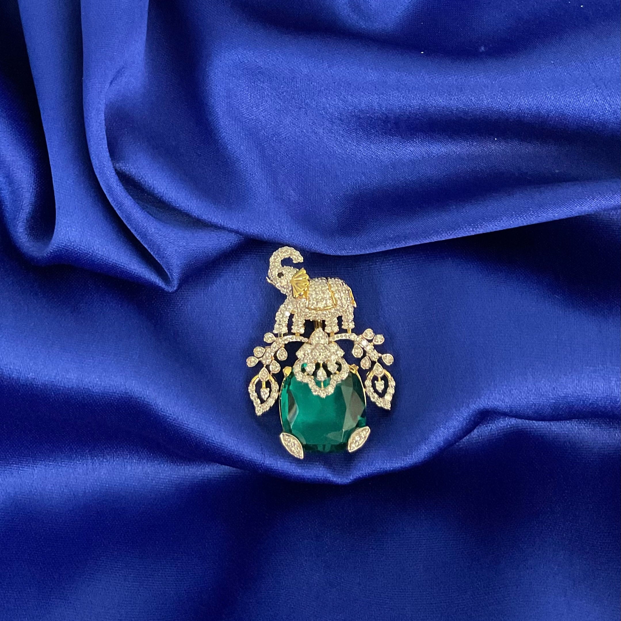 Jungle Royale Pendant