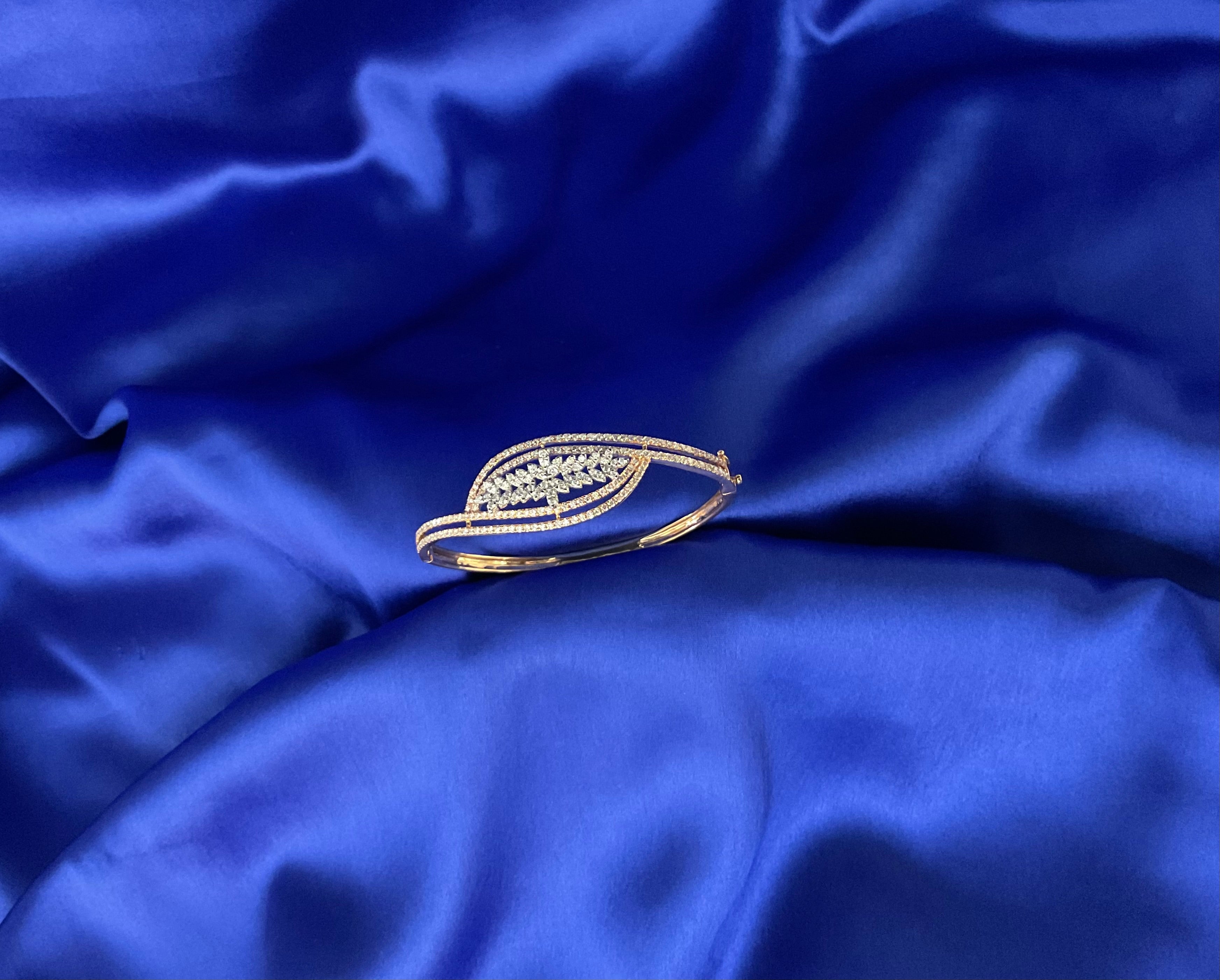 Madhunika Bracelet: Size - 2.4