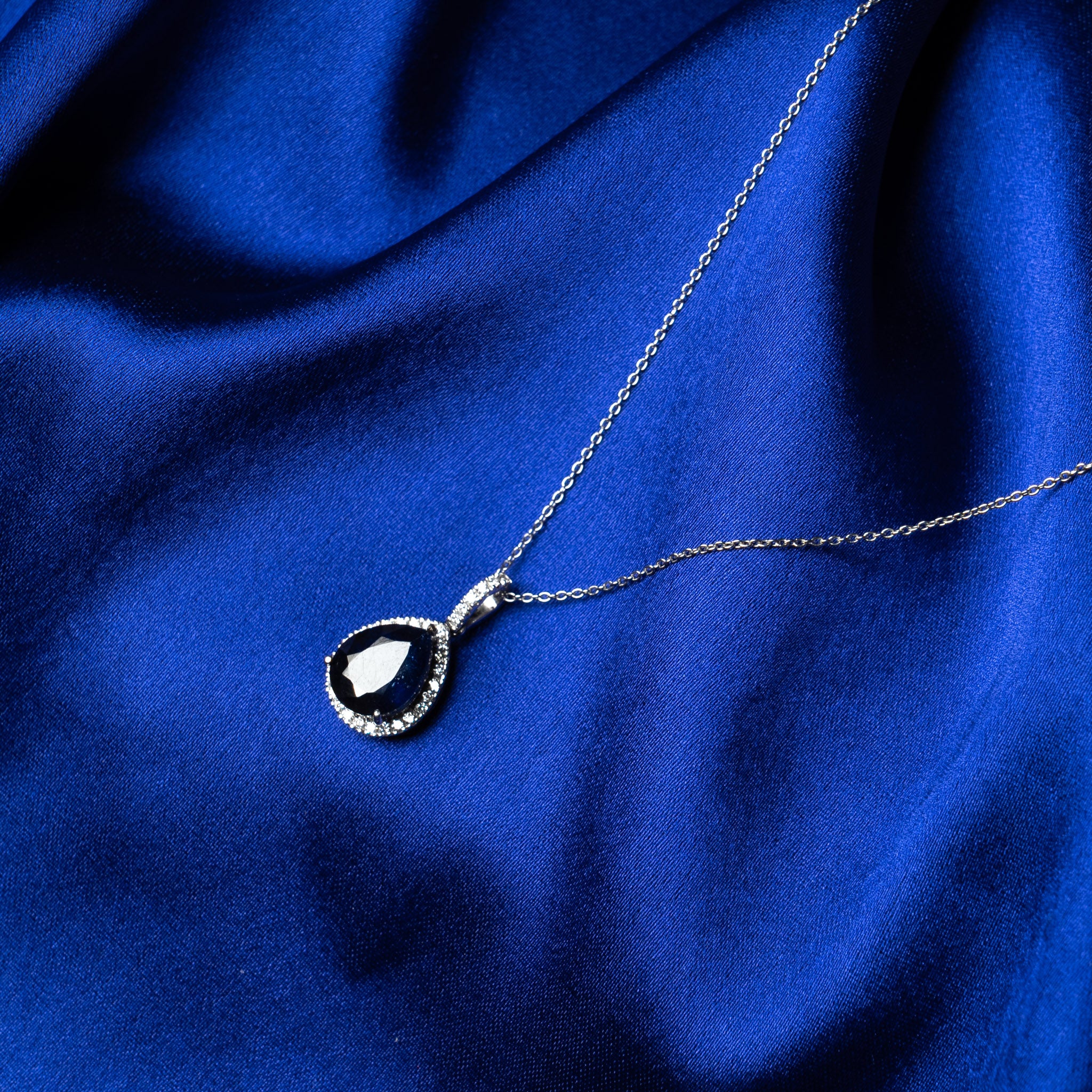 Neela Kantha - Pendant