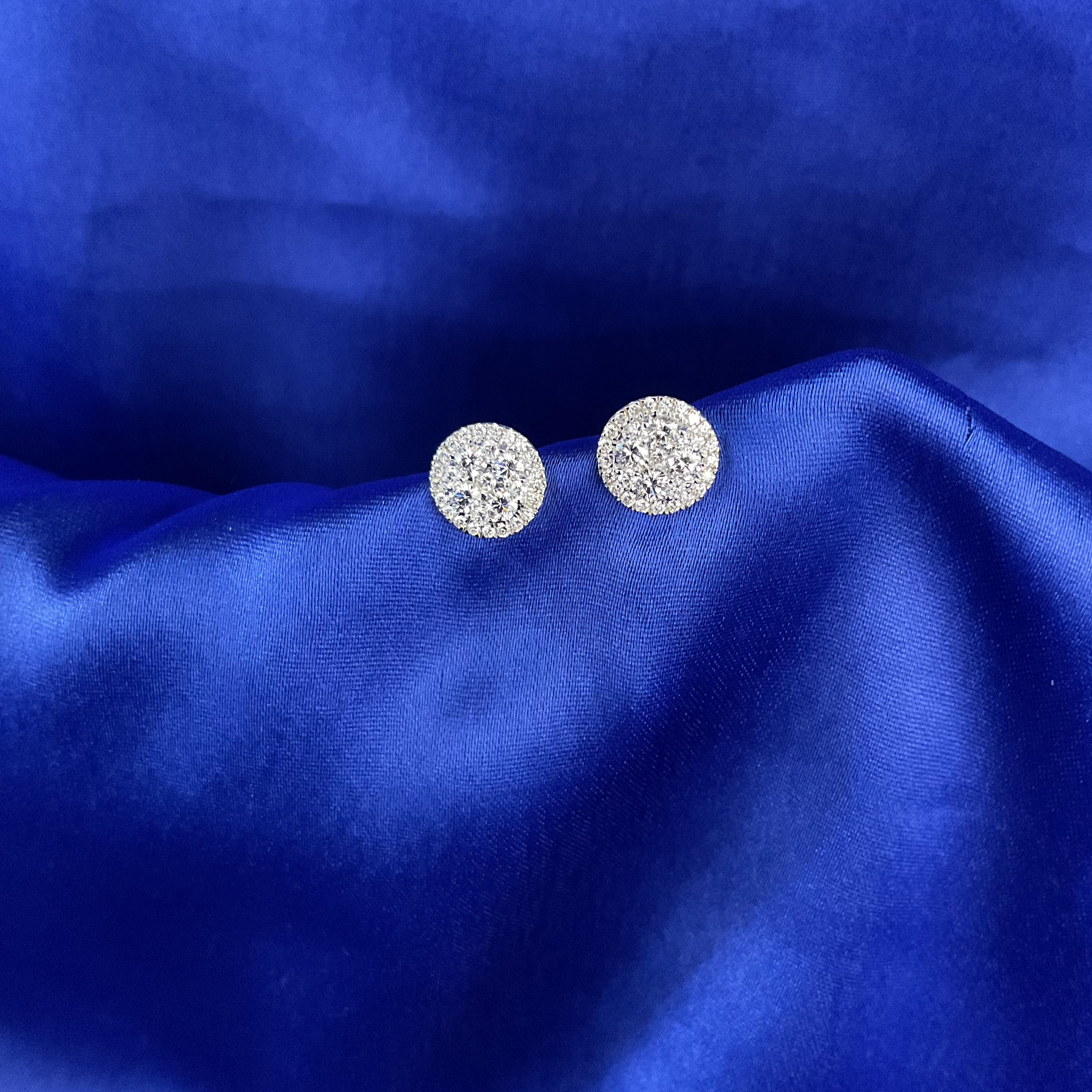 Snow Round Studs