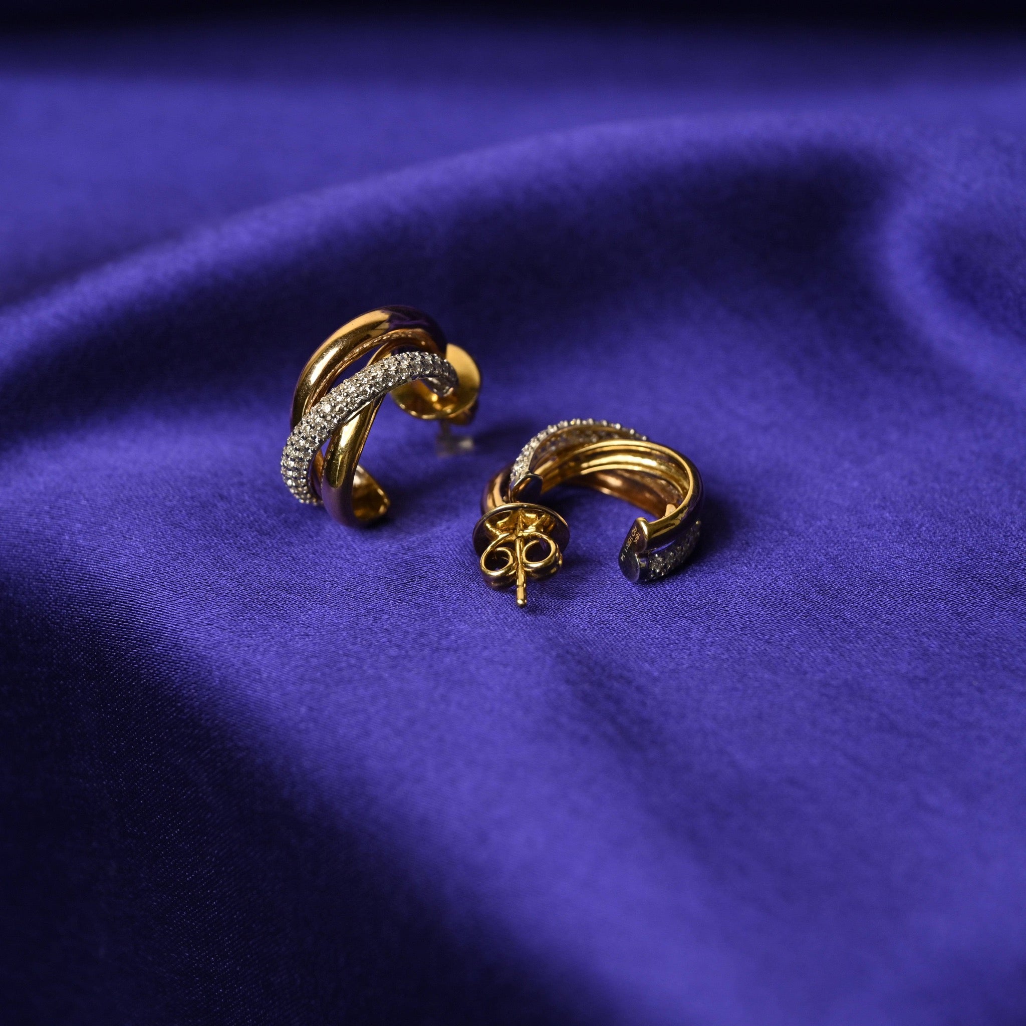 Spotlight Stealer - Hoop Earrings