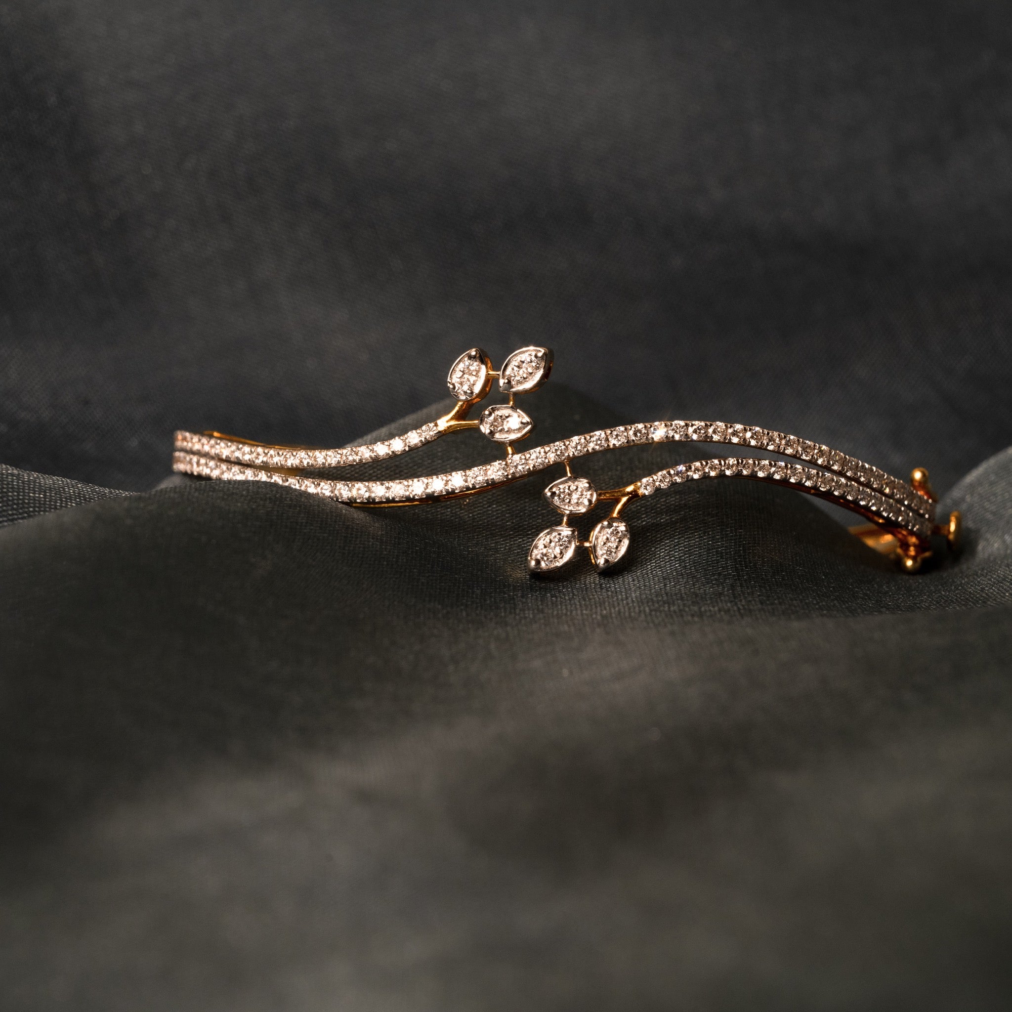 Whispering Willow - Bracelet: Size 2.3