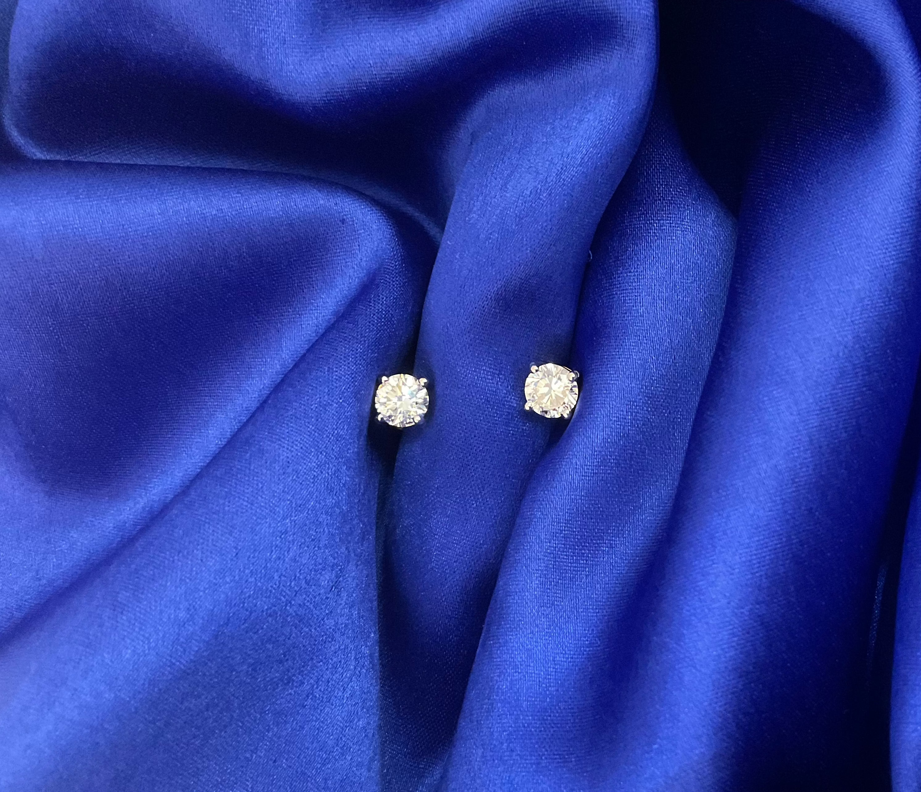 53 Cents Solitaire Studs