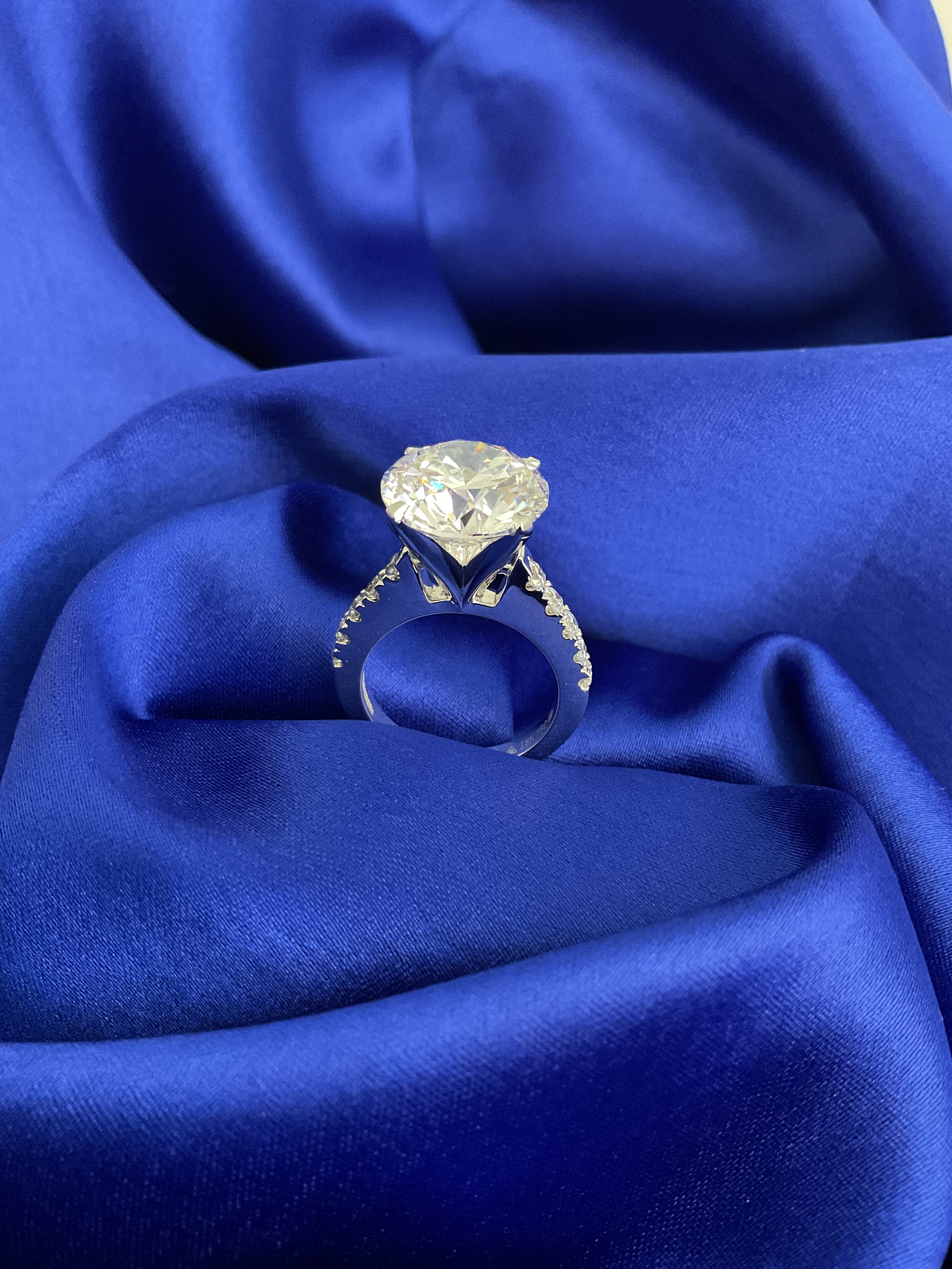 7 Crt Solitaire Ring : Size 10.5
