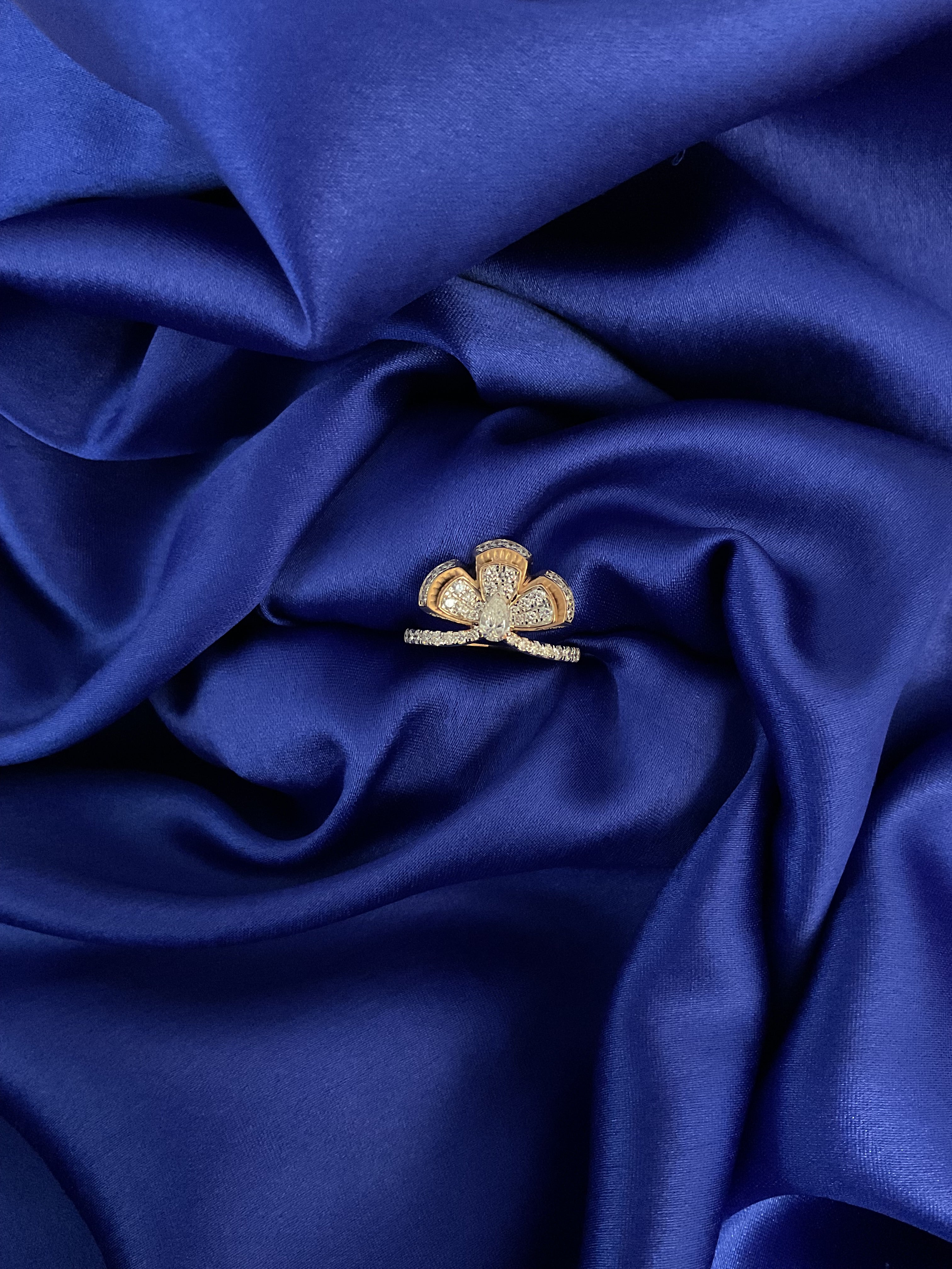 Chandrika Bloom Ring: Size 12