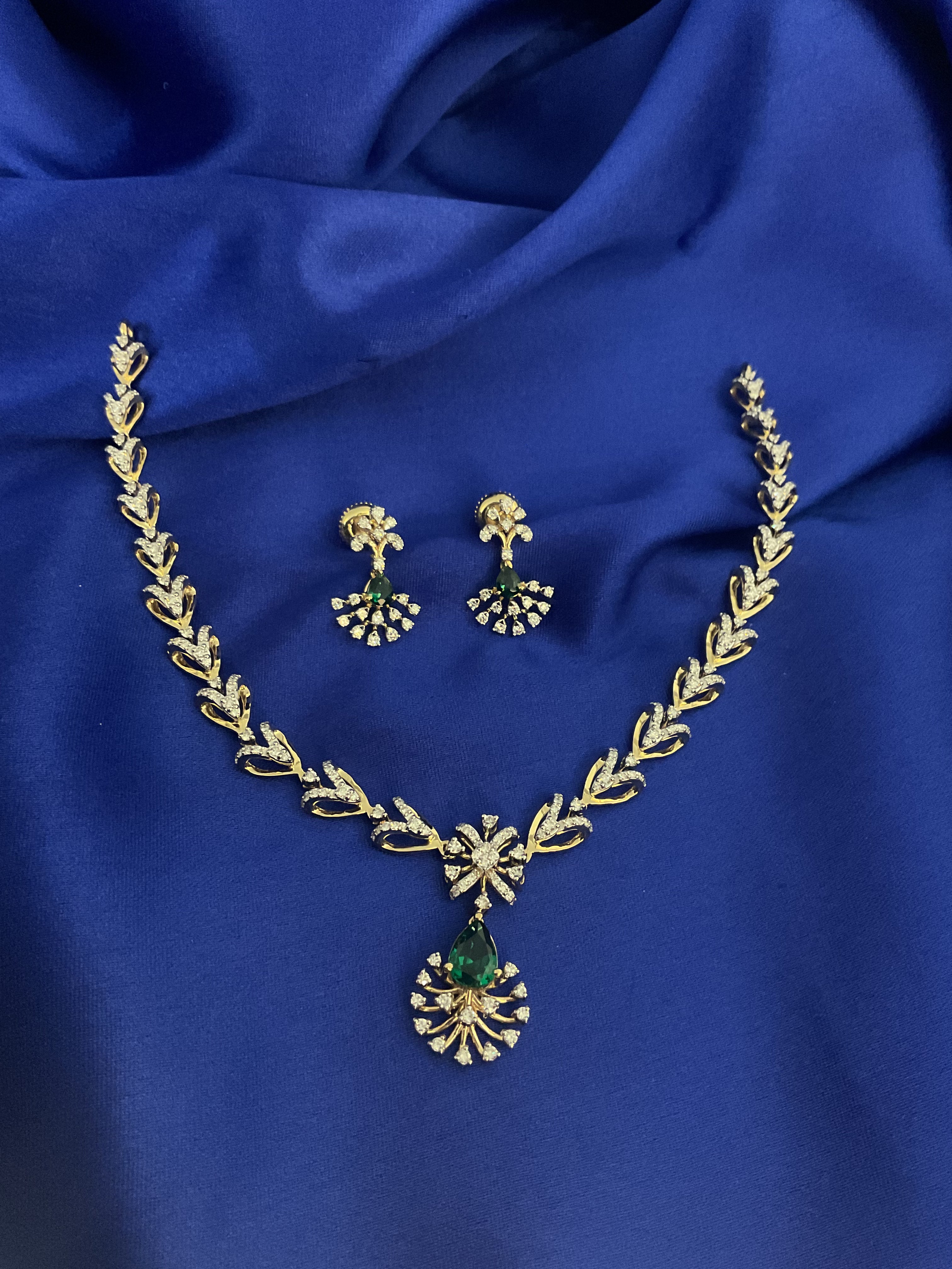 Emerald Wreath Necklace