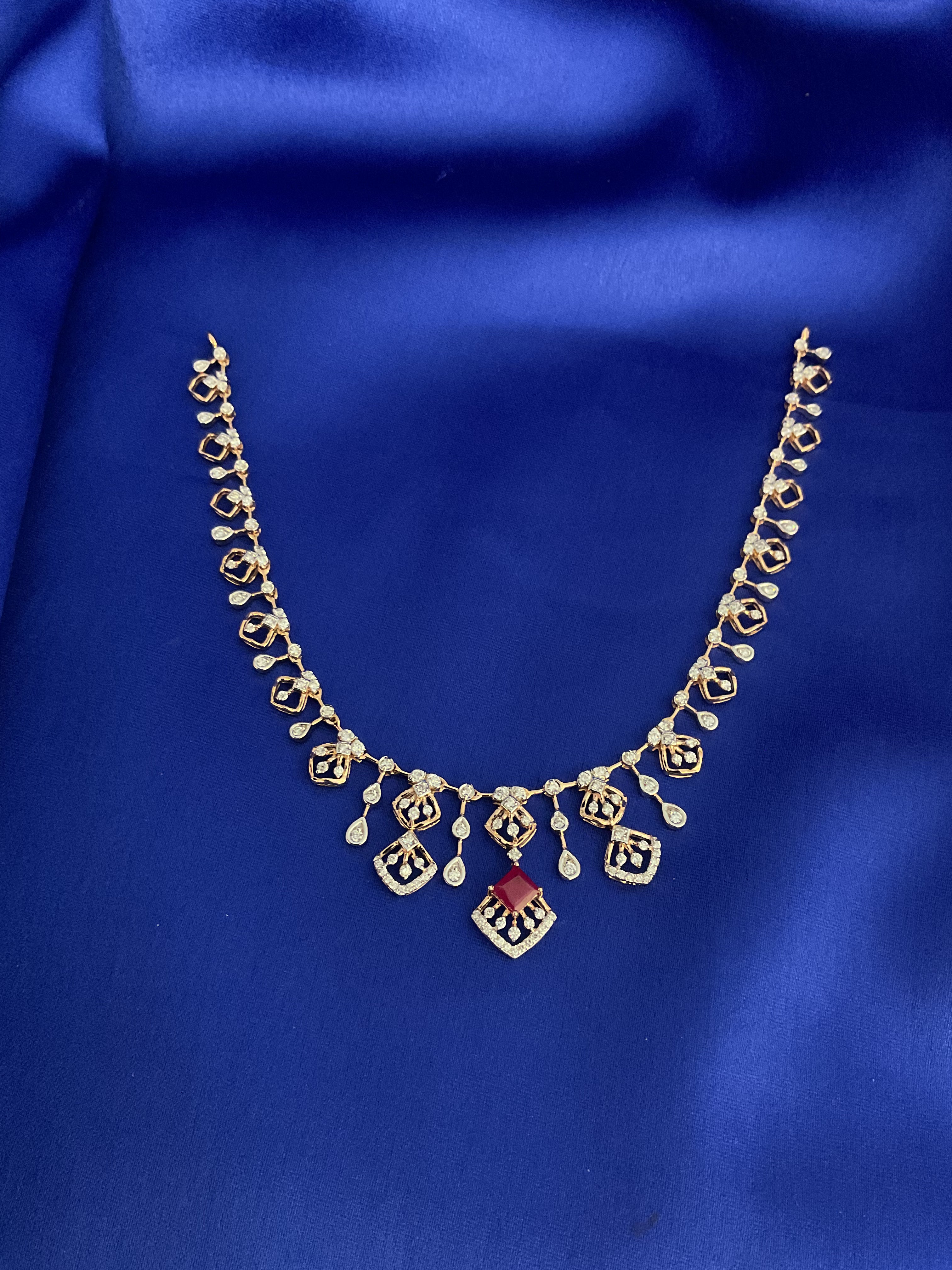Glimarose Necklace