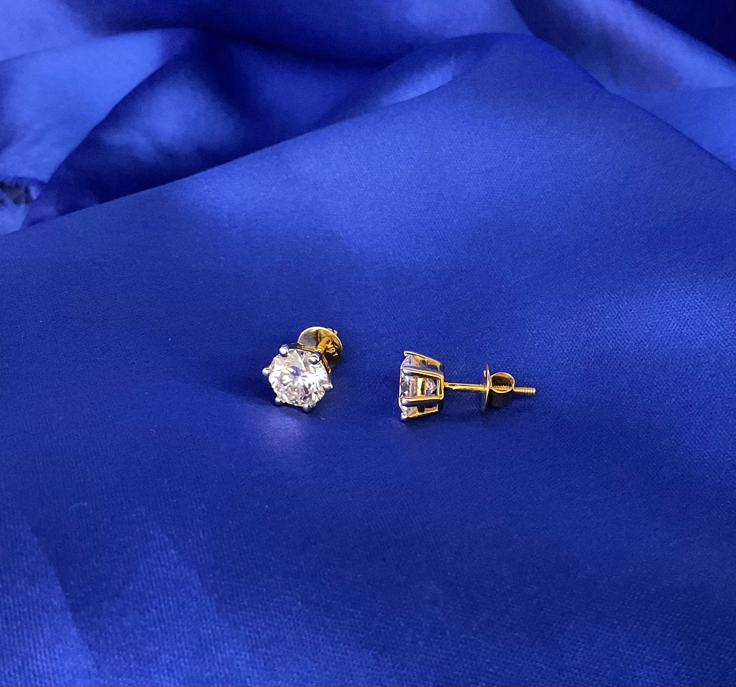 30 Cent Solitaire Studs