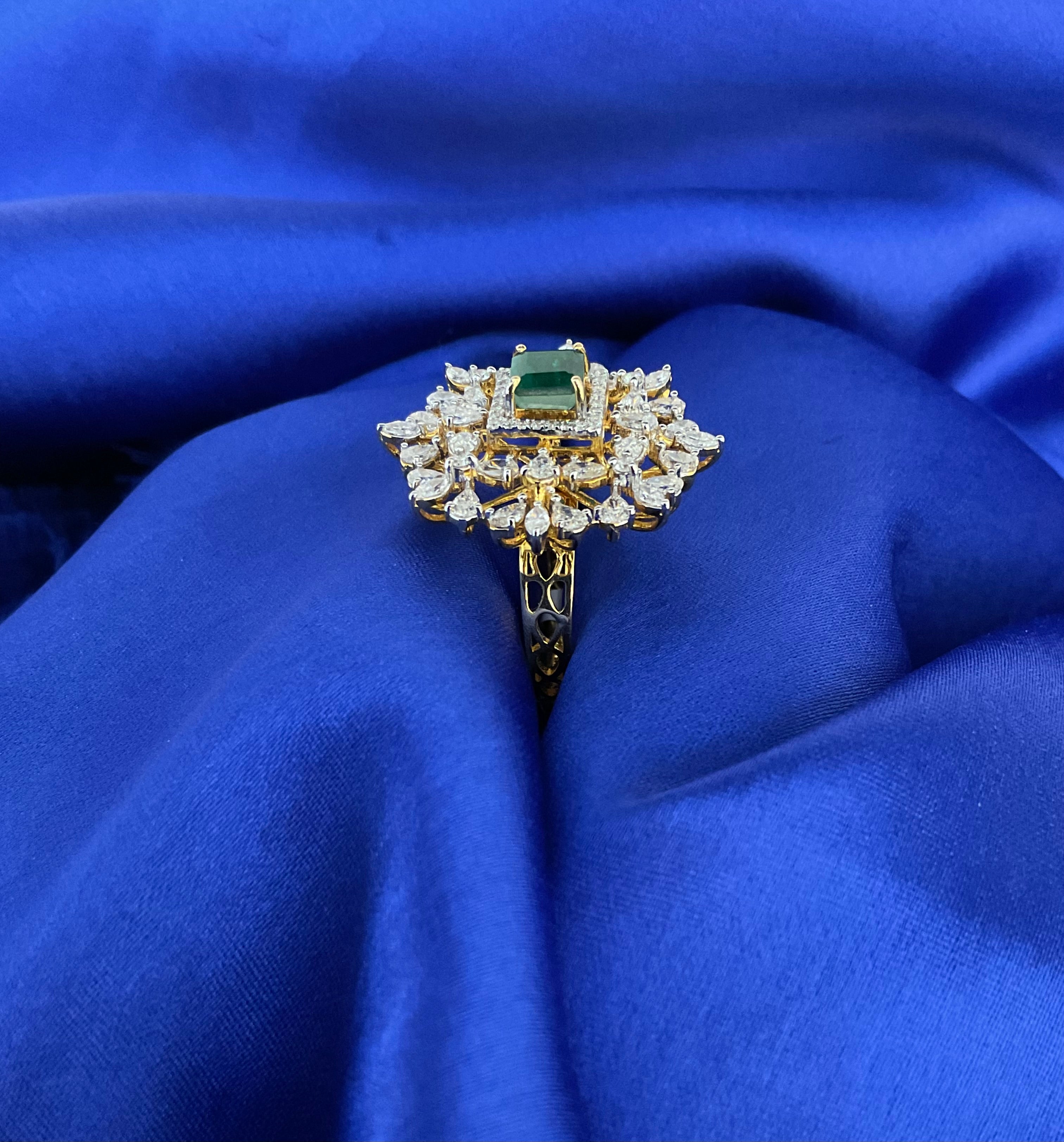 Emerald Starburst Ring - Size 12