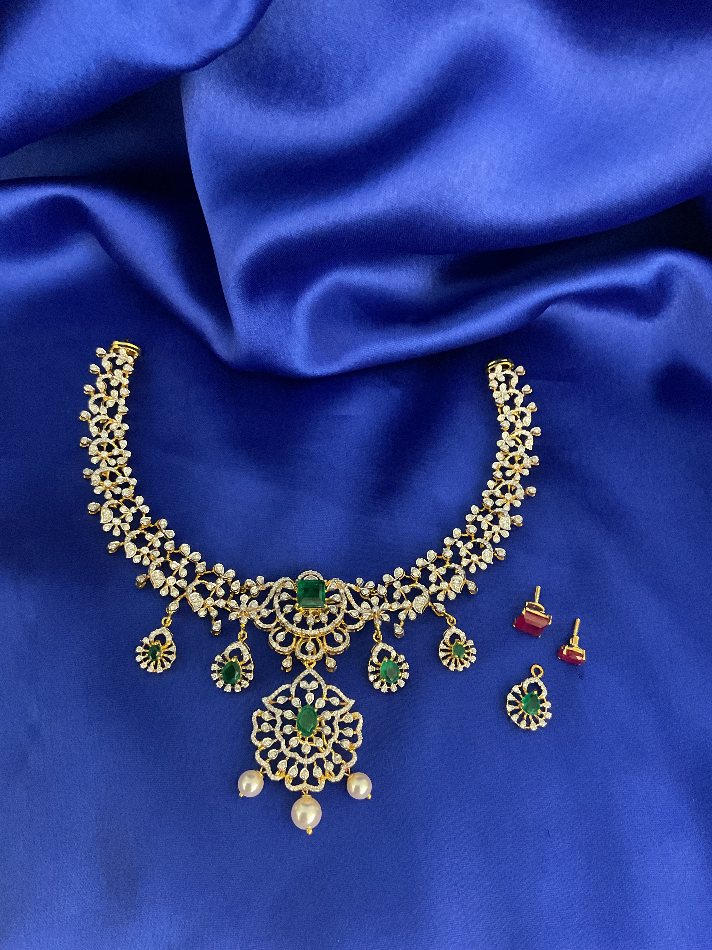 Emerald Ornara Necklace