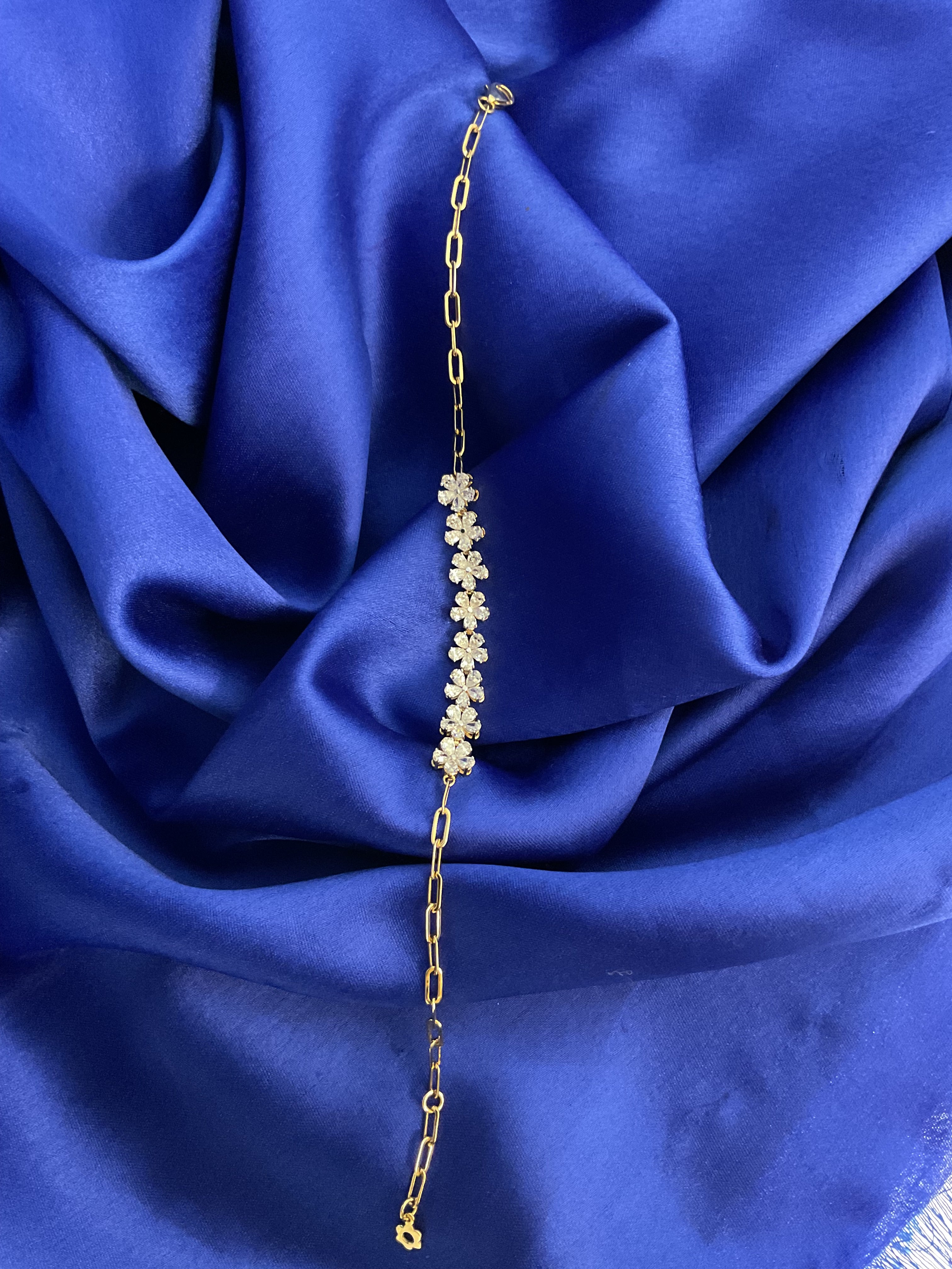 Blossom Linear Bracelet