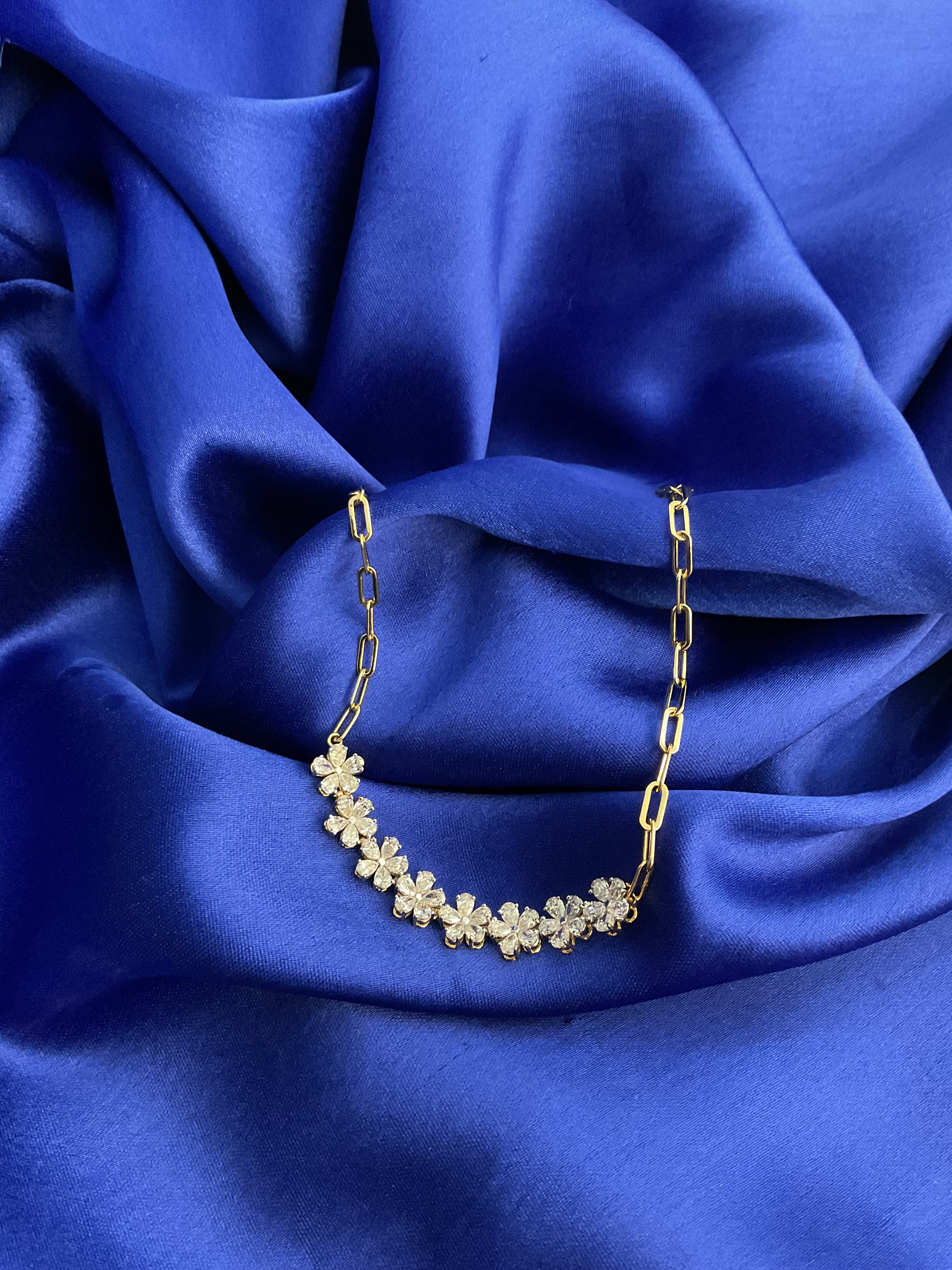 Blossom Linear Bracelet