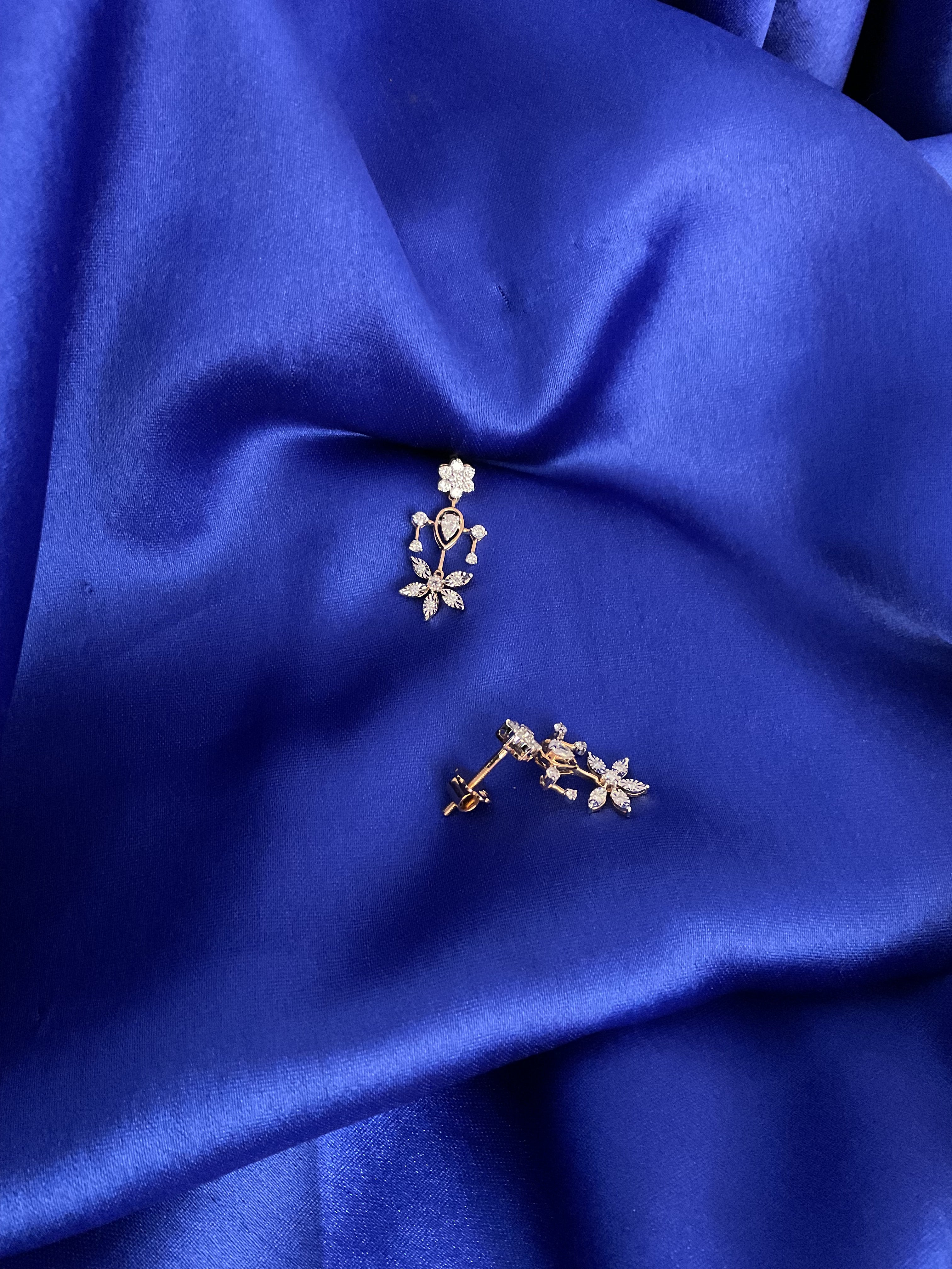 Flower Swing Earrings